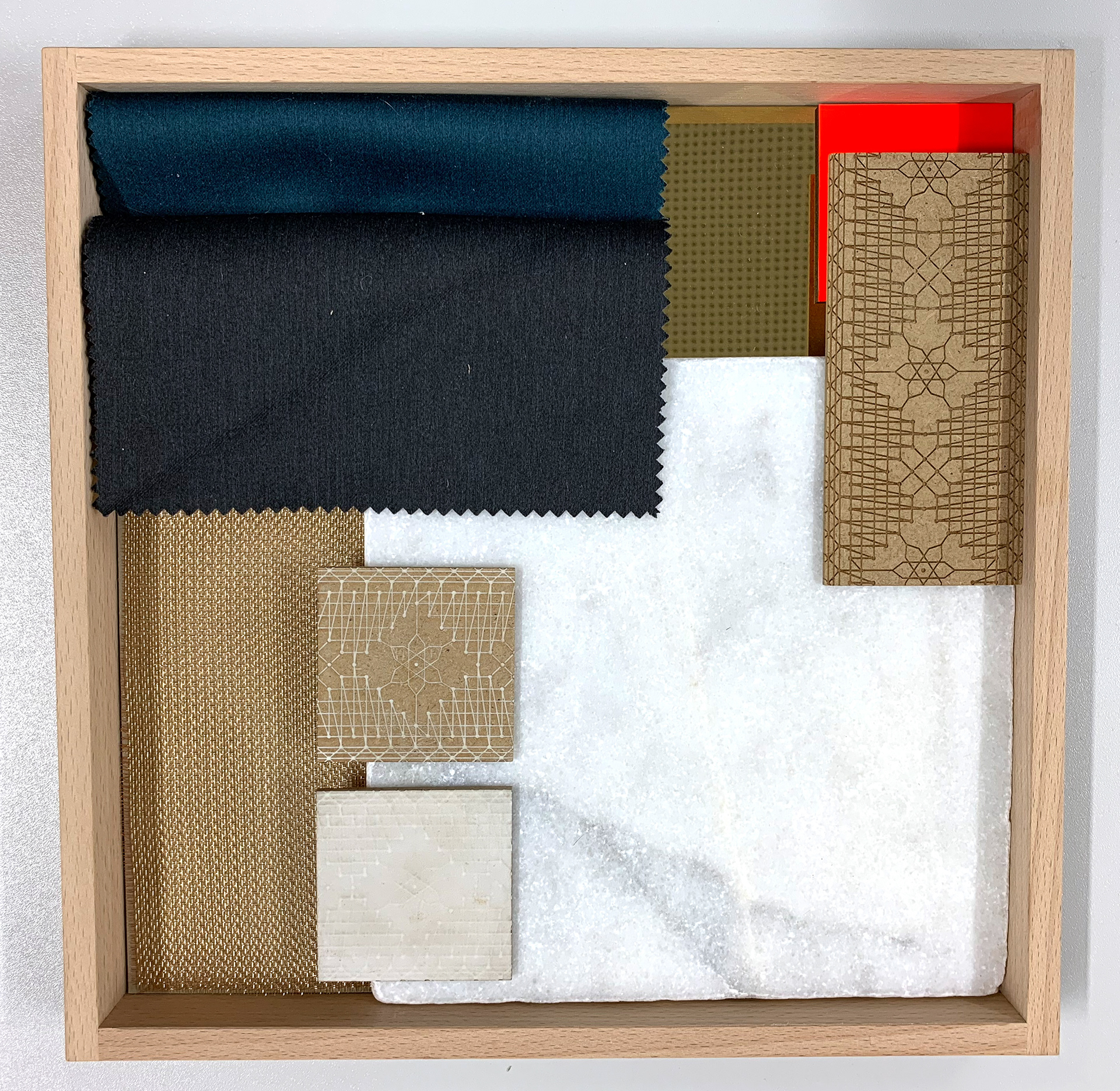 Materialcollage CROSS