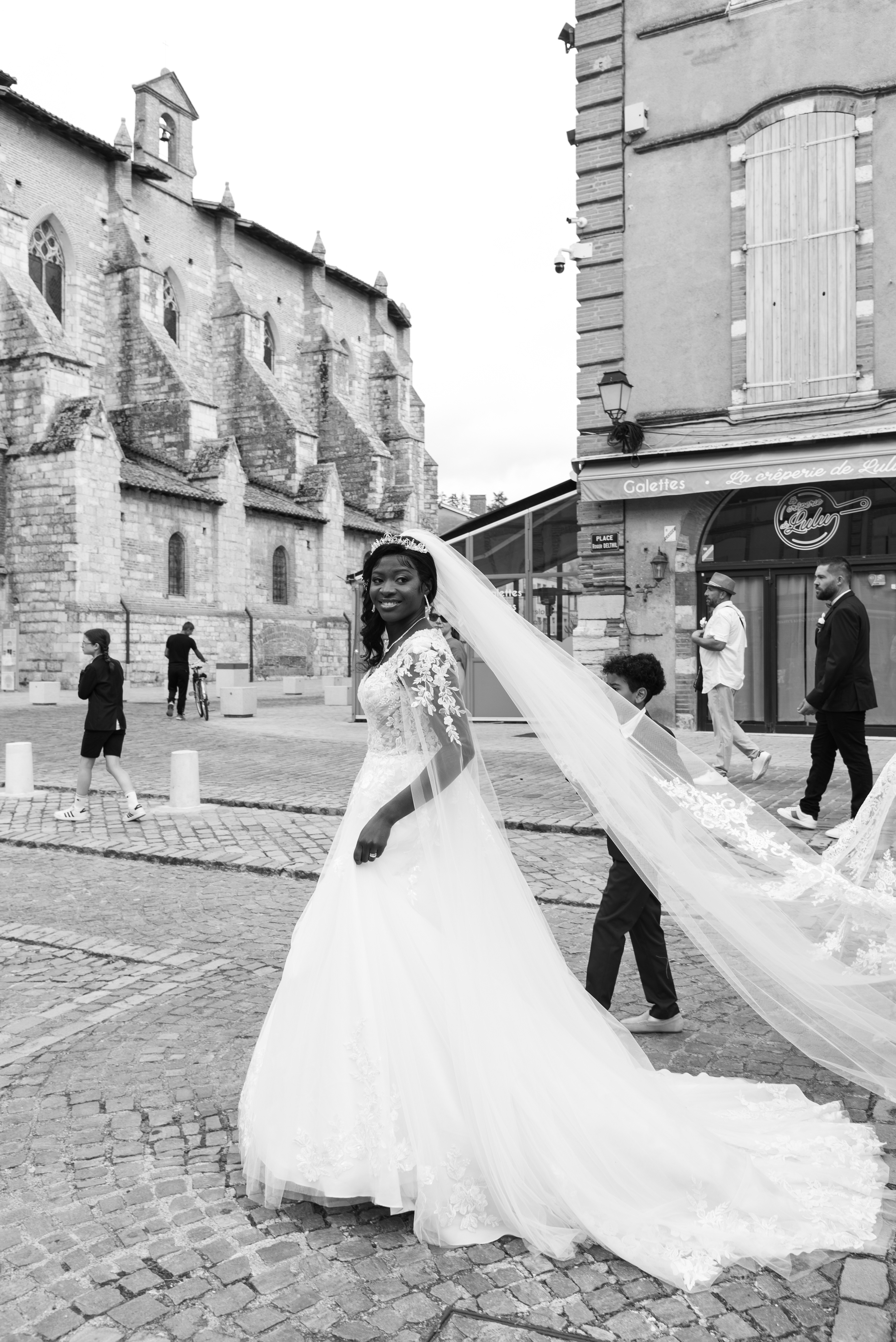 La mariée: Charlaine