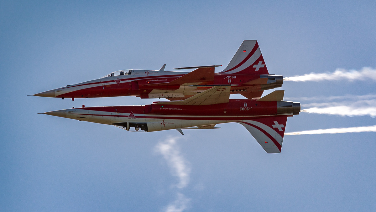 Patrouille Suisse mirror pass at Duxfors 2023