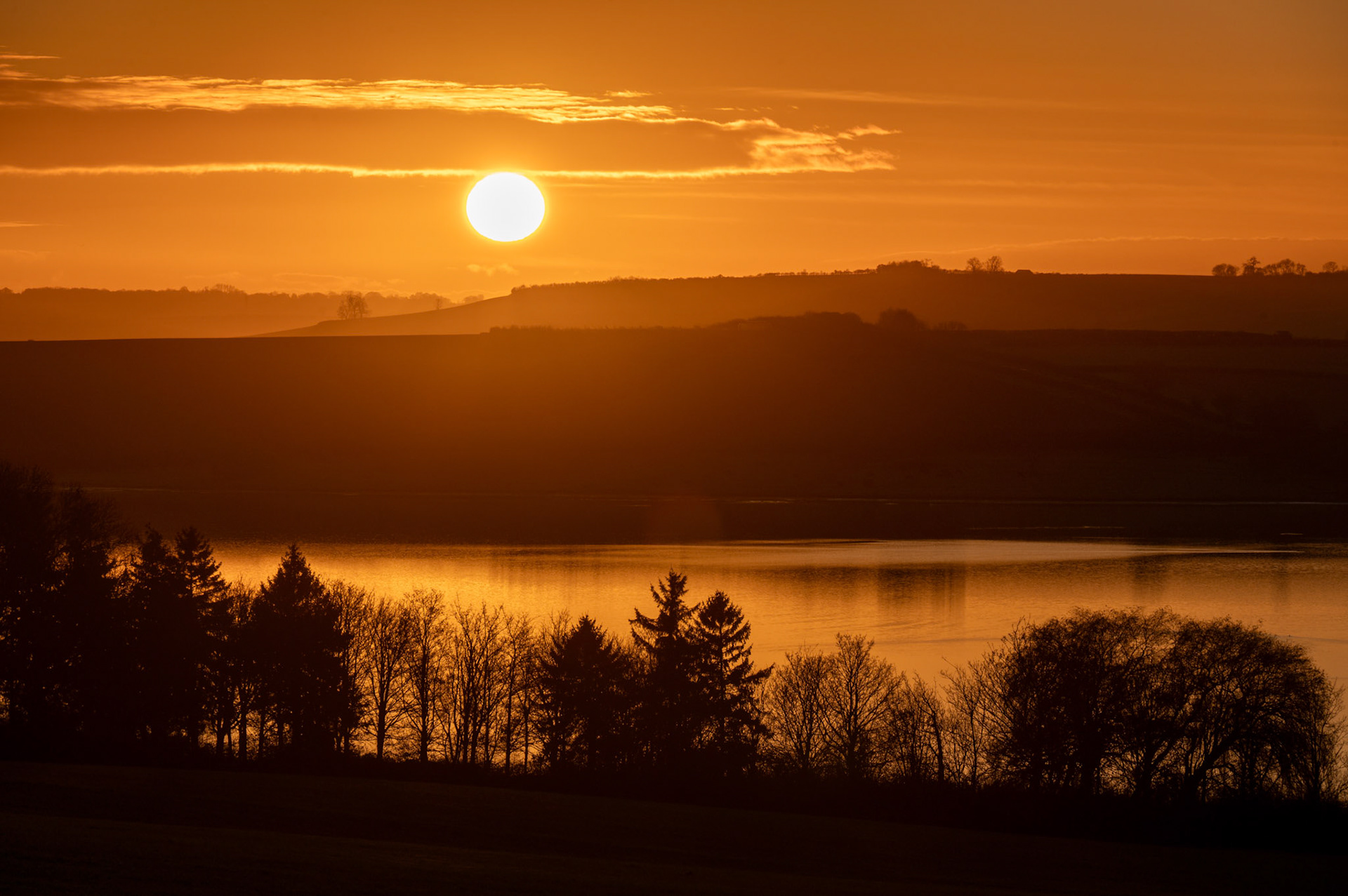 Sunset over the Eyebrook reservoir December 2024