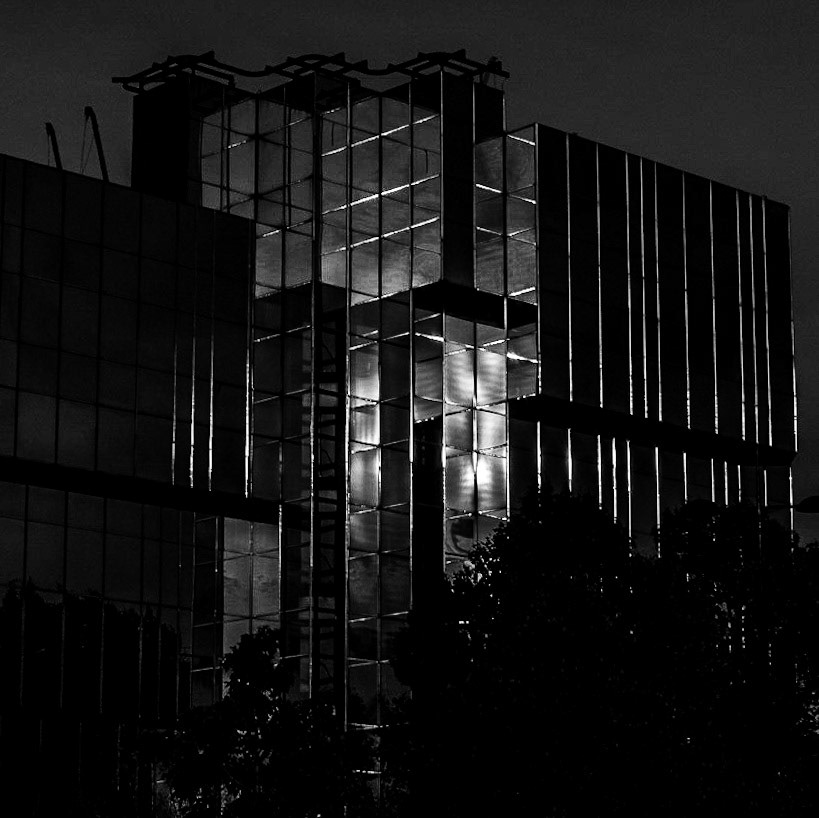 Some day we will go back to the light (architecture hunting)
