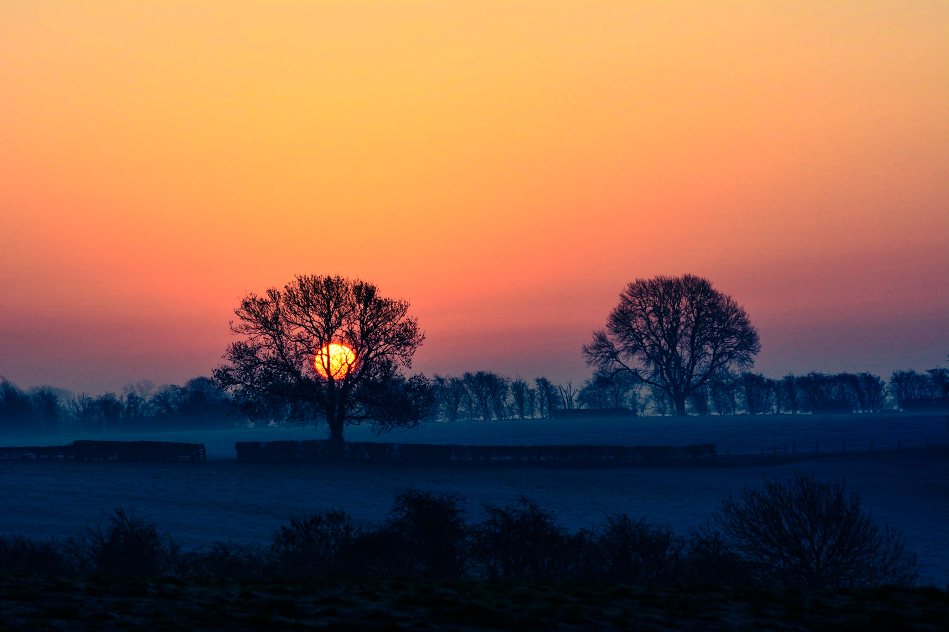 Sunrise, Full , Holcot Road