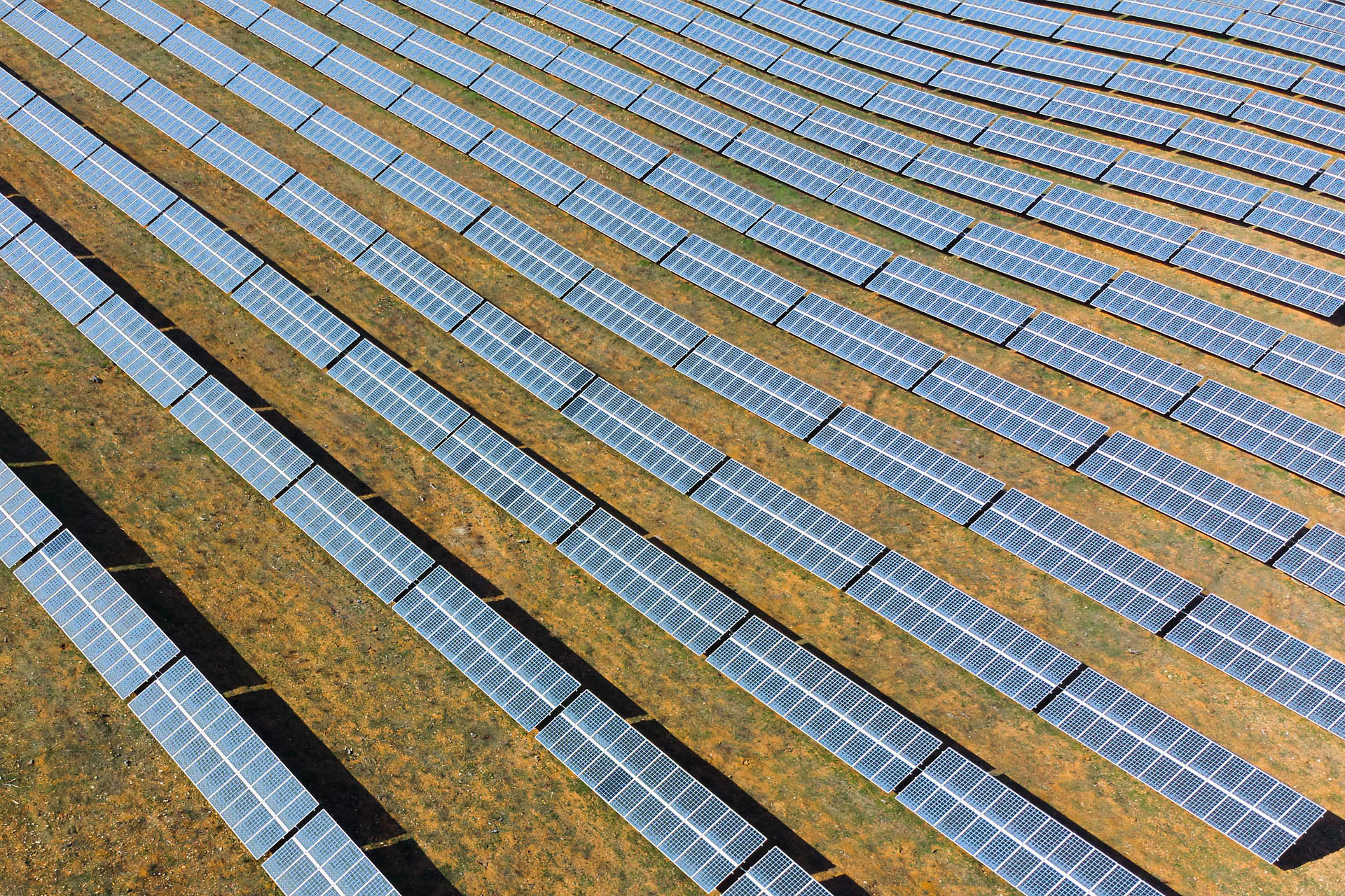 Centrale solaire photovoltaïque (plateau de Valensole, France)