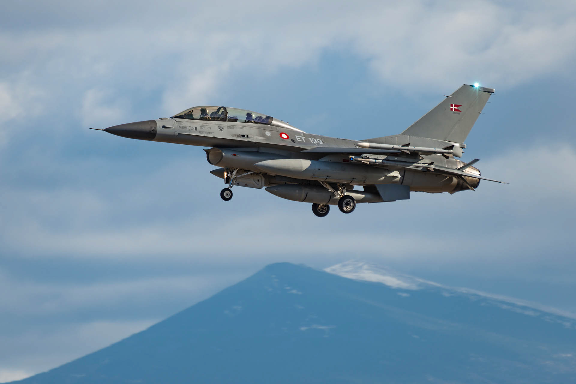 General Dynamics F-16BN Fighting Falcon