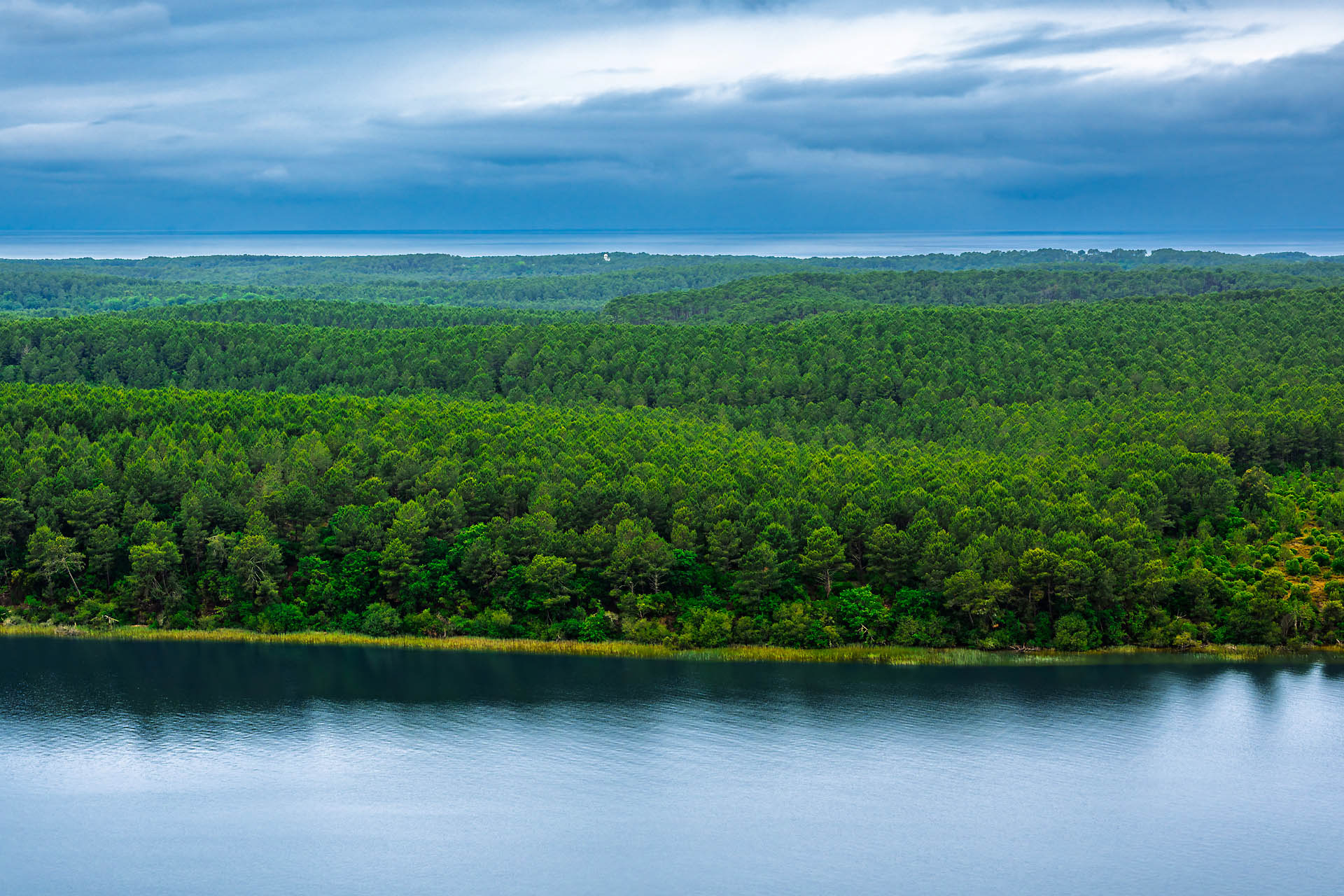 La lac, la forêt et l'océan Atlantique