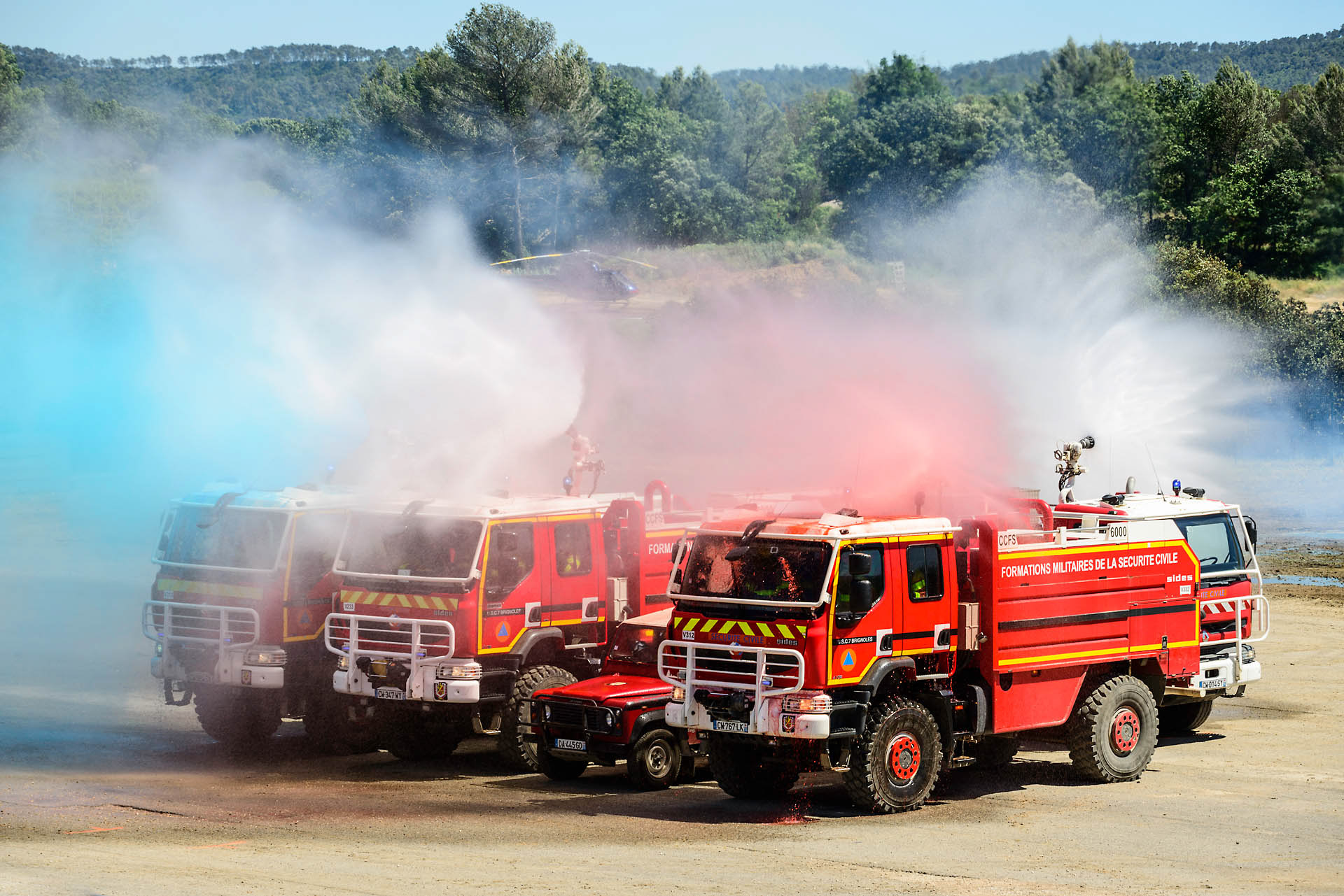 Démonstration d'extinction d'un incendie de forêt