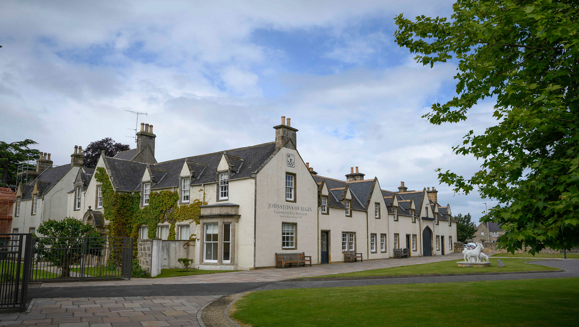 Johnston's of Elgin - Fine woollens