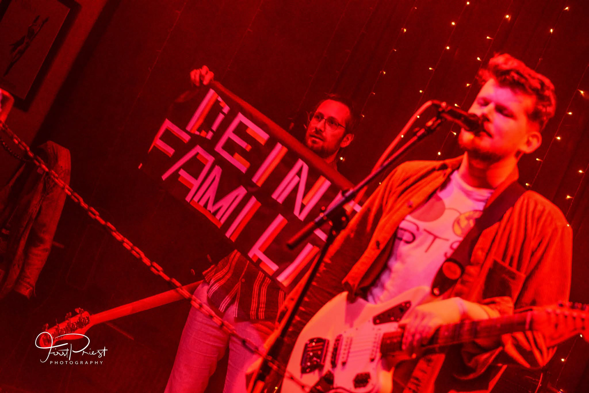 Deine Familie, Cafe Carina, Vienna, Austria (by First Priest Photography)