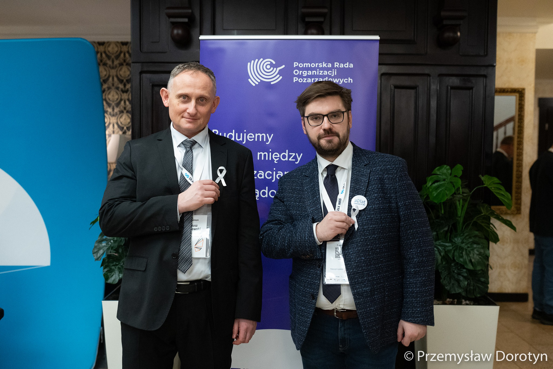 Na zdjęciu, od lewej: Mariusz Ruszkowski, Prezes Fundacji dla Dziecka i Rodziny Wschodzące Słońce oraz Łukasz Samborski, Dyrektor Fundacji RC