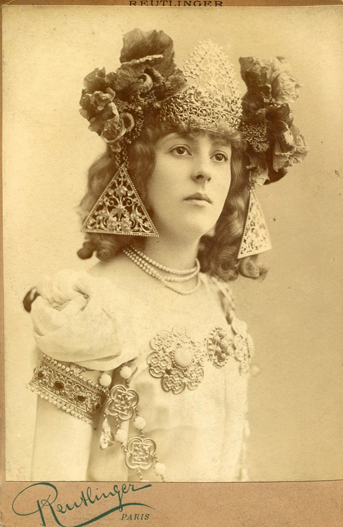 LES AMAZONES - Emilienne d'ALENÇON. Courtisane de la Belle Epoque