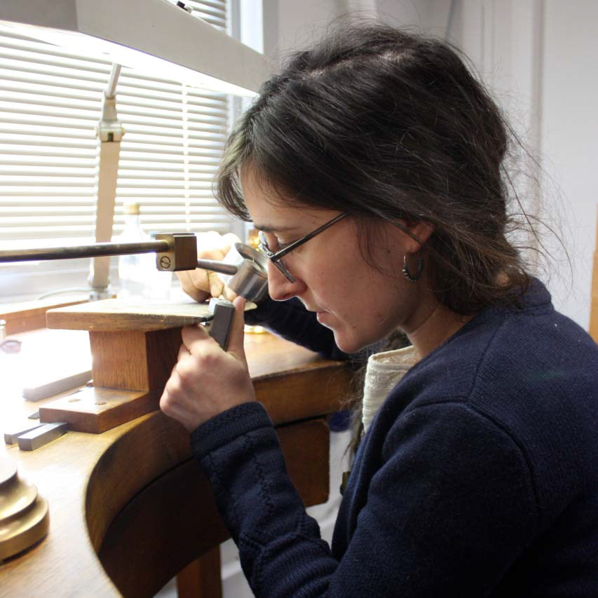 Annie Bocel, student of the Master of arts and punchcutter at the atelier du Livre d’art.