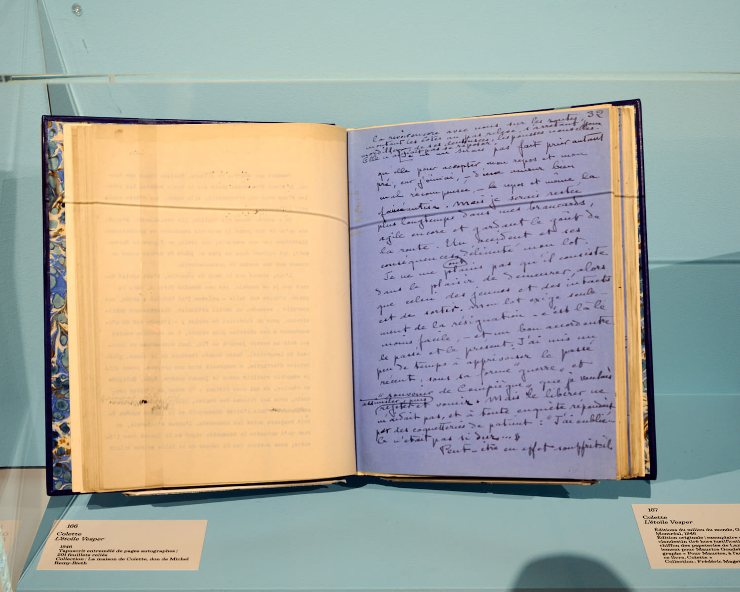 Exposition Colette, tapuscrit de « L’étoile Vesper » entremêlé de pages autographes © Leo Fabrizio