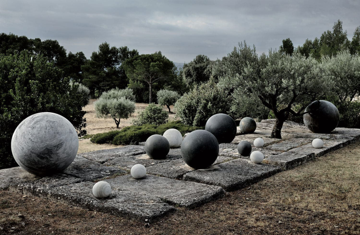 Sphères de Takis © Fondation des Treilles - Dominique Laugé