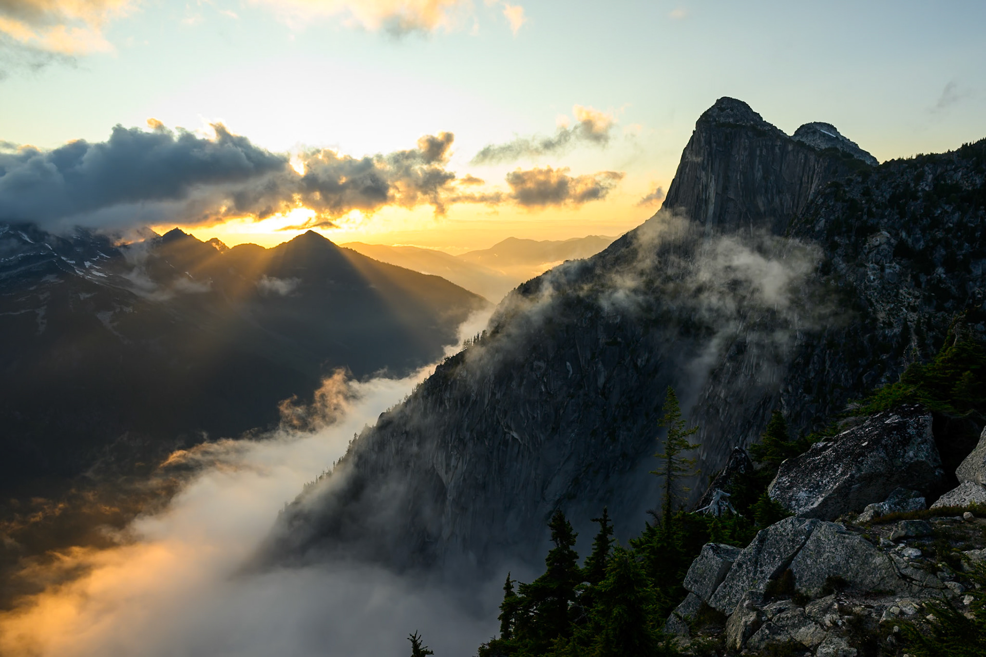 13. Chinese Puzzle Wall and Inspiration Peaks