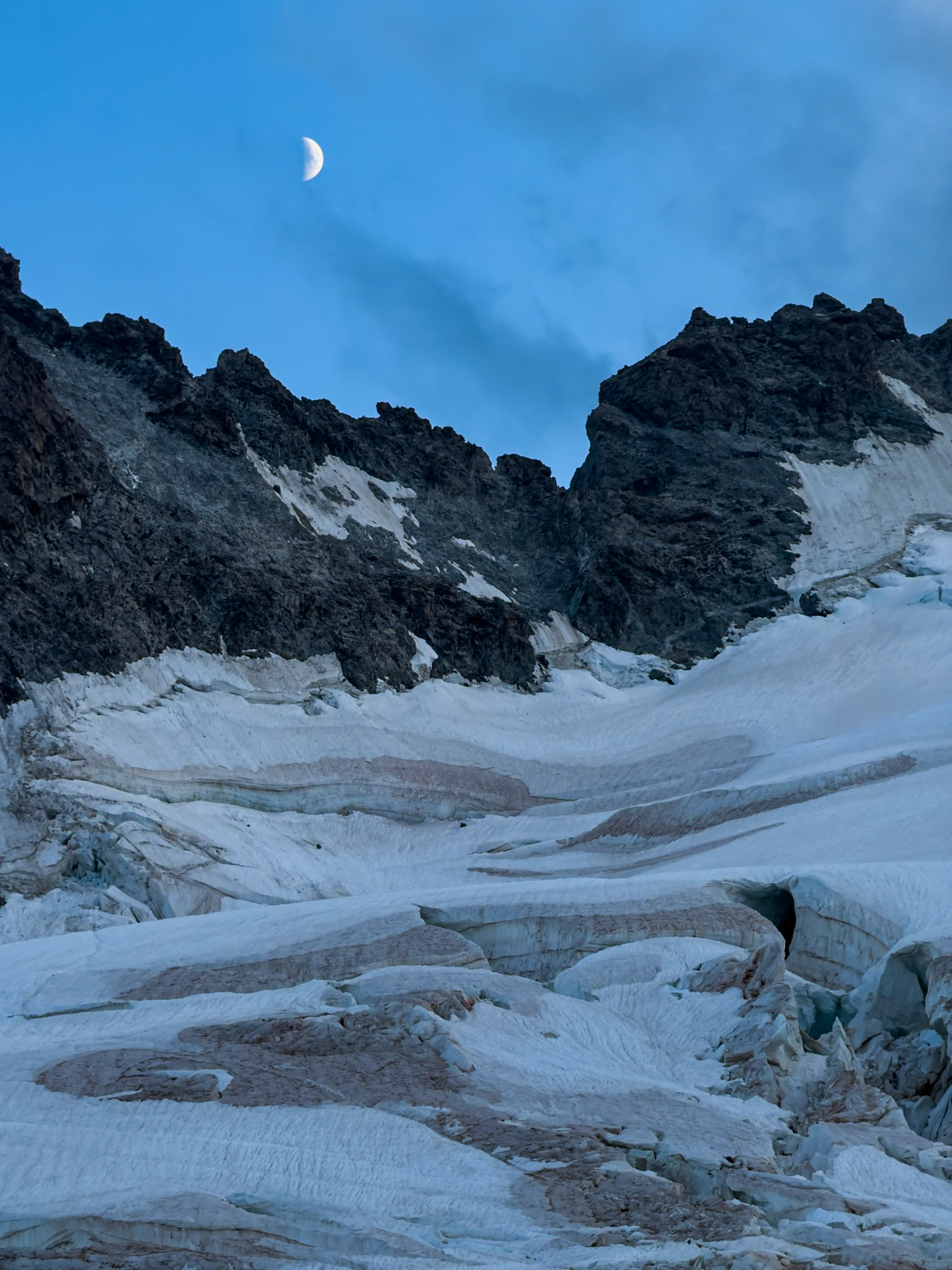 Broken glaciers - typical of September conditions (but in June/July)