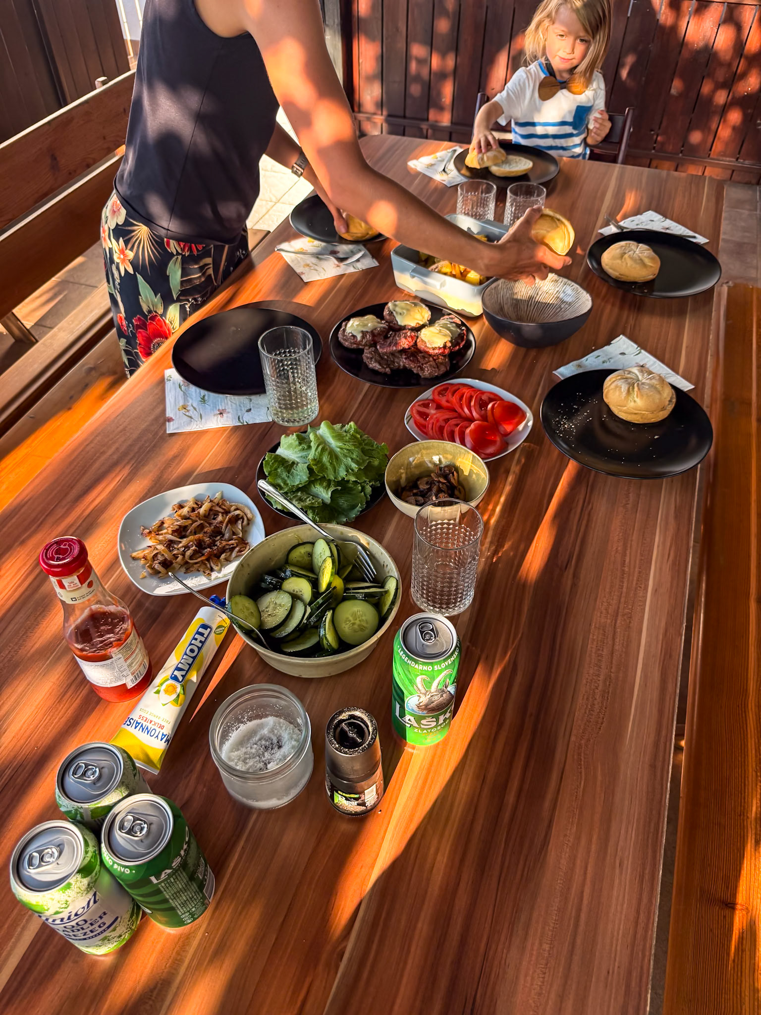 Burger night at Kimmy's fam's place