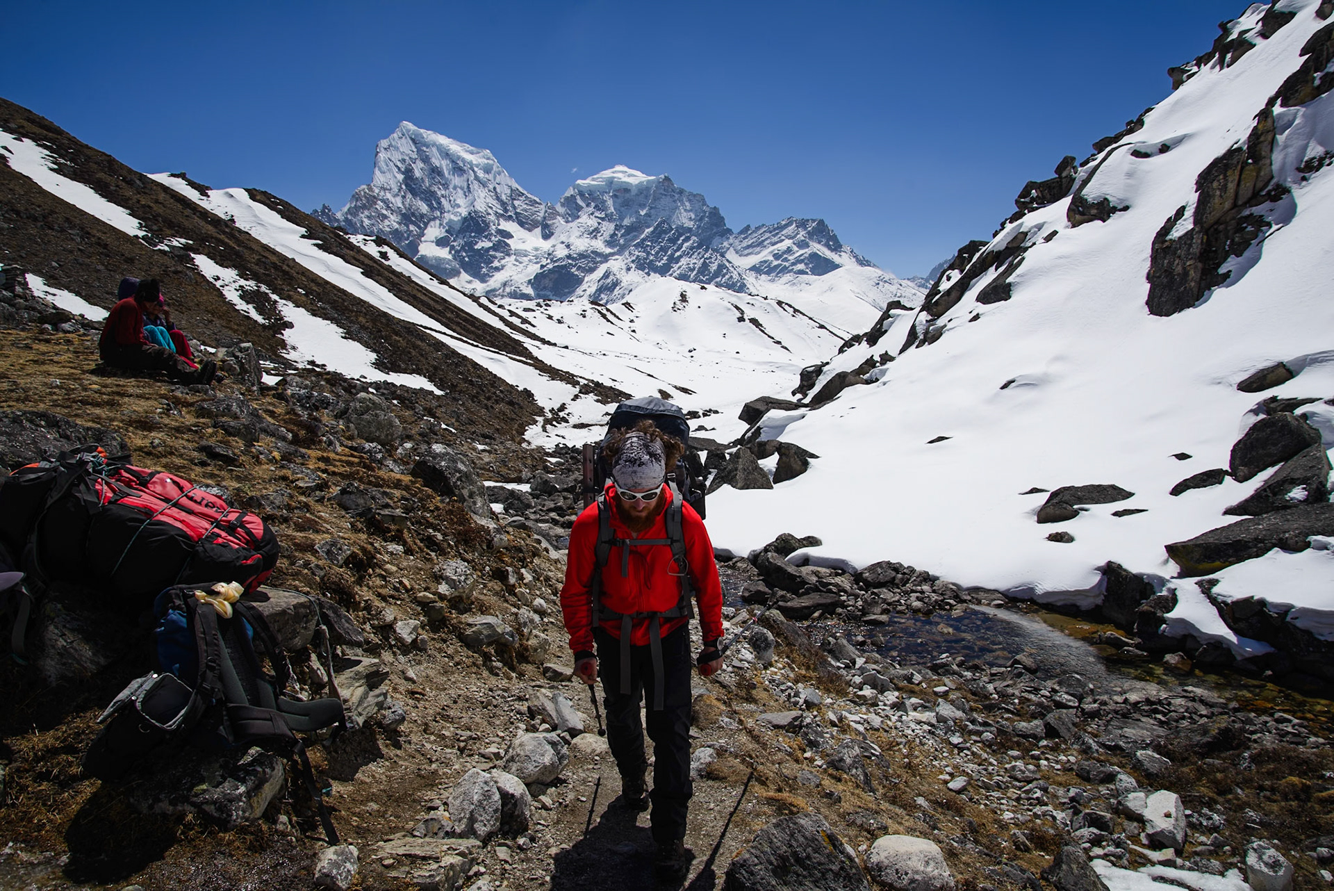 Nick dead. Cholatse in the back.