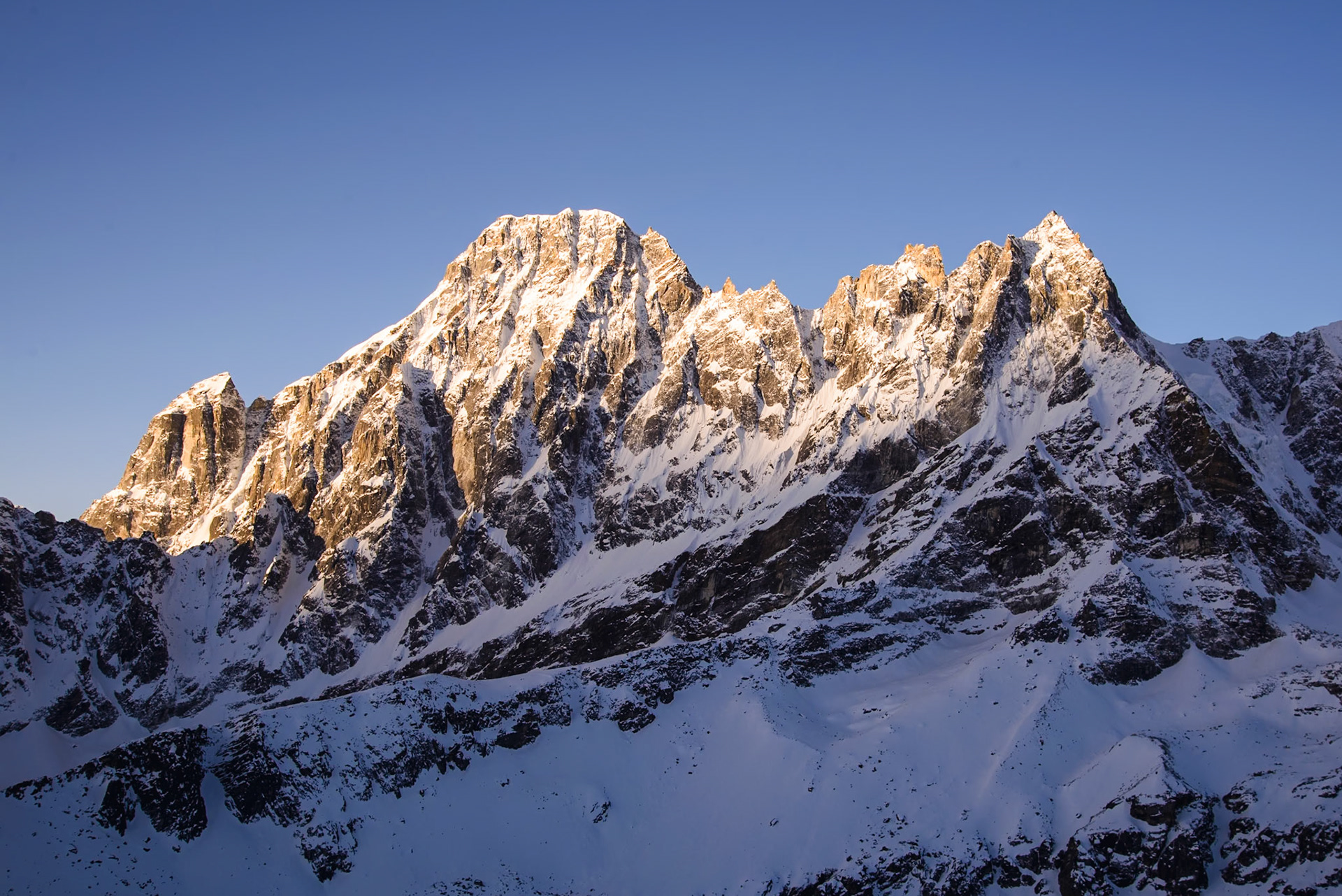 Views of Machhermo Peak from Gokyo Ri.
