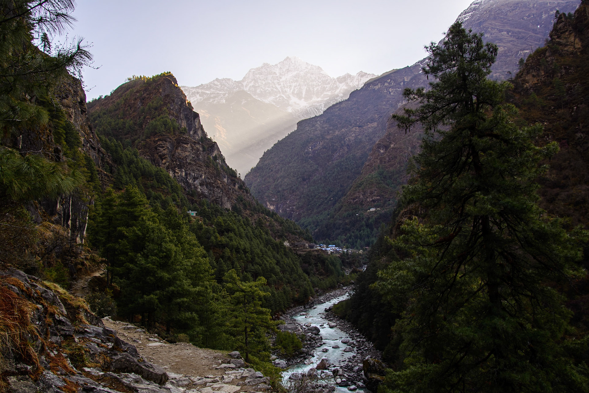 Valley views on the way to Namche Bazaar