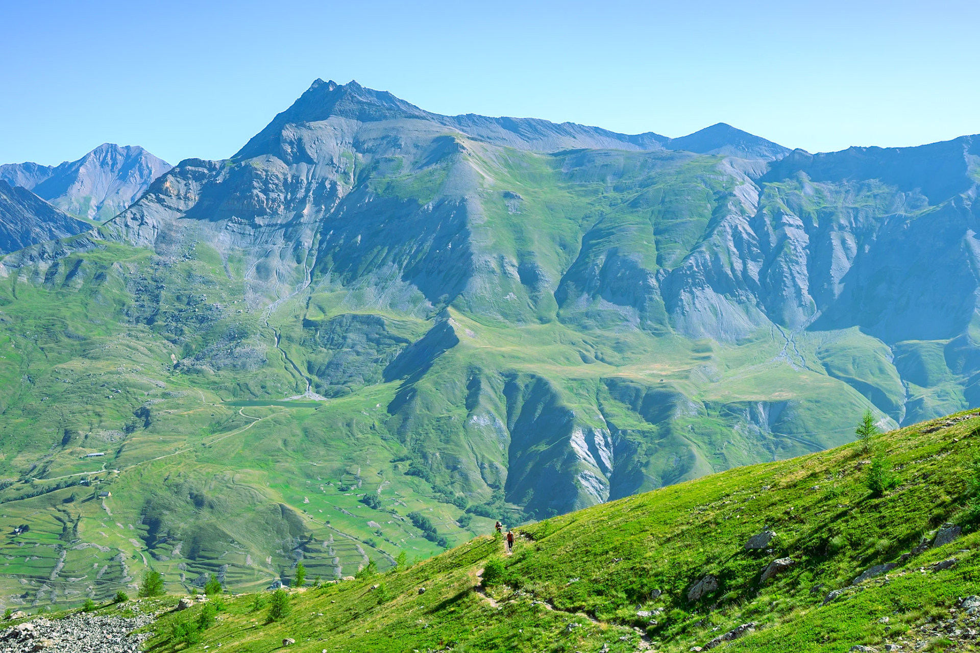 Descending back into the valley