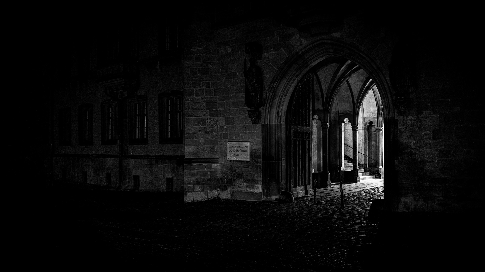 Ganz früh am Morgen. Eingang zu Schulpforta.