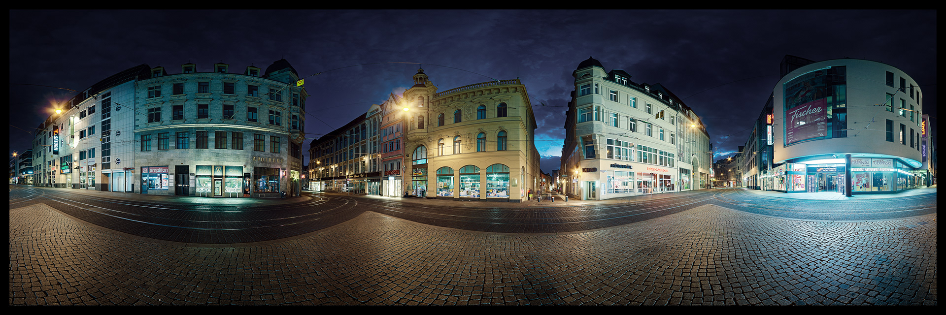 Halle (Saale) bei Nacht