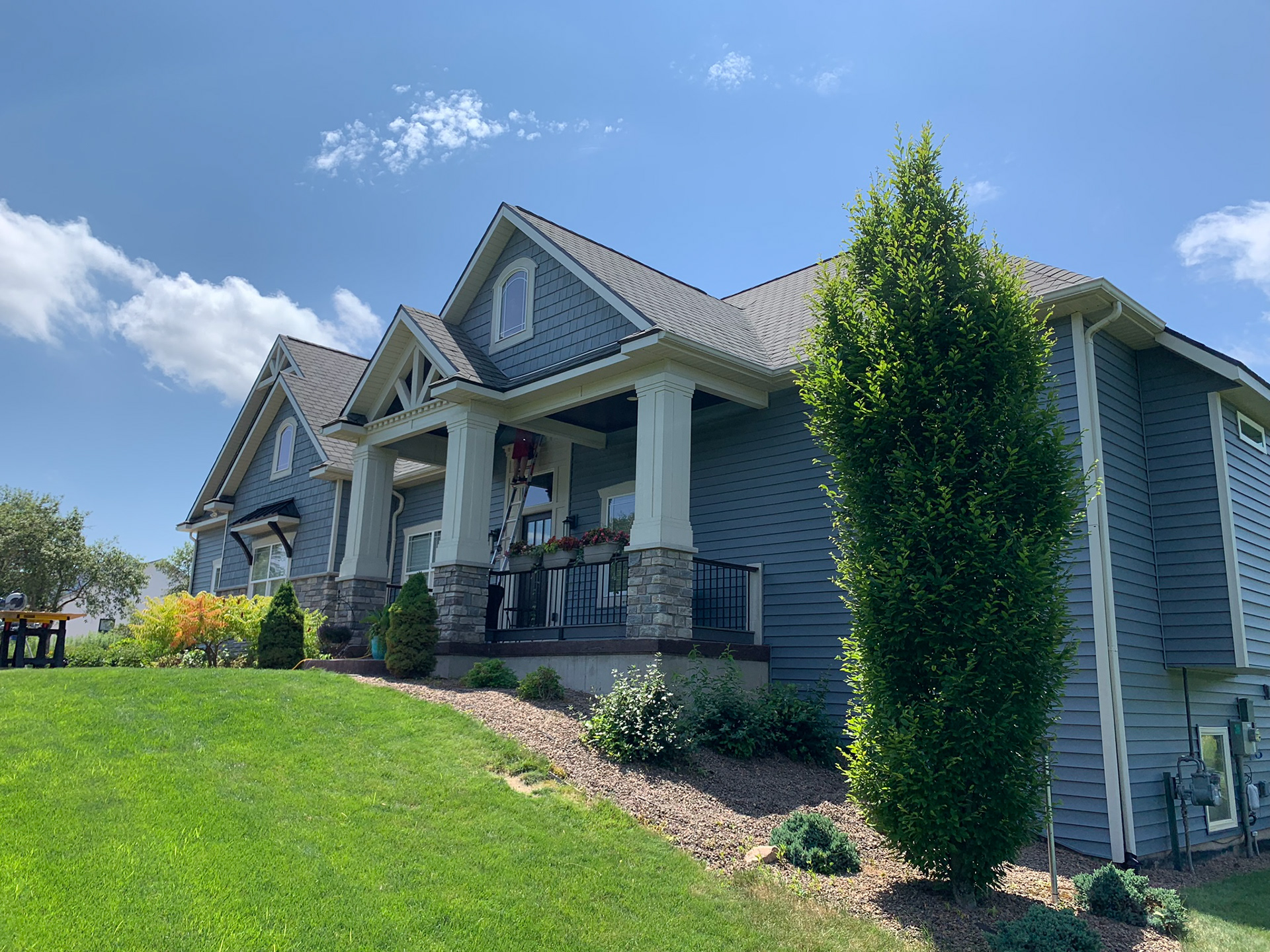 Dutch Lap & Shake Vinyl Residing 