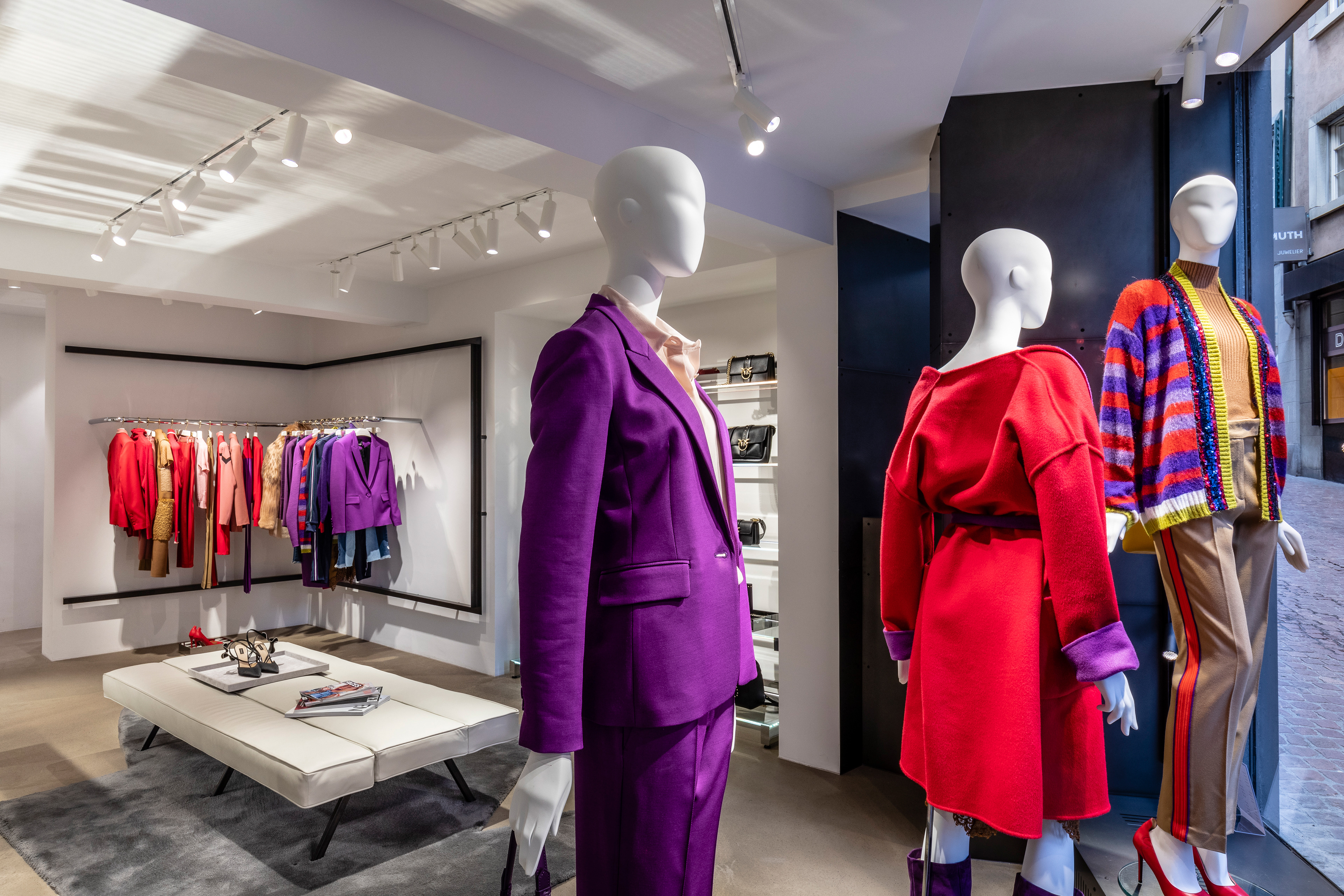 Pinko Store Zürich, Vizona