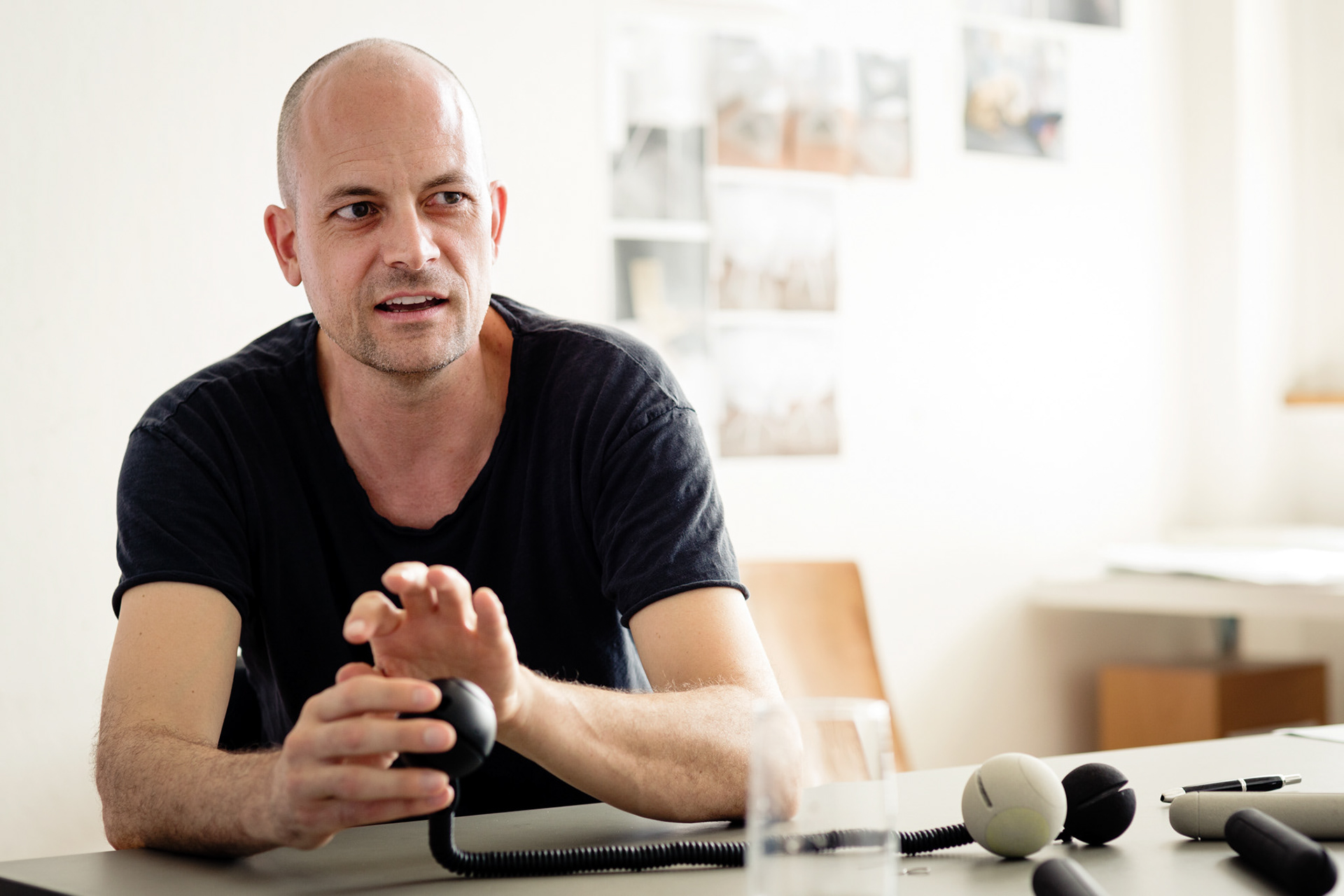 Designer Stephan Hürlemann im Gespräch über seine Leuchte "Hello" für Belux, Gianoli PR