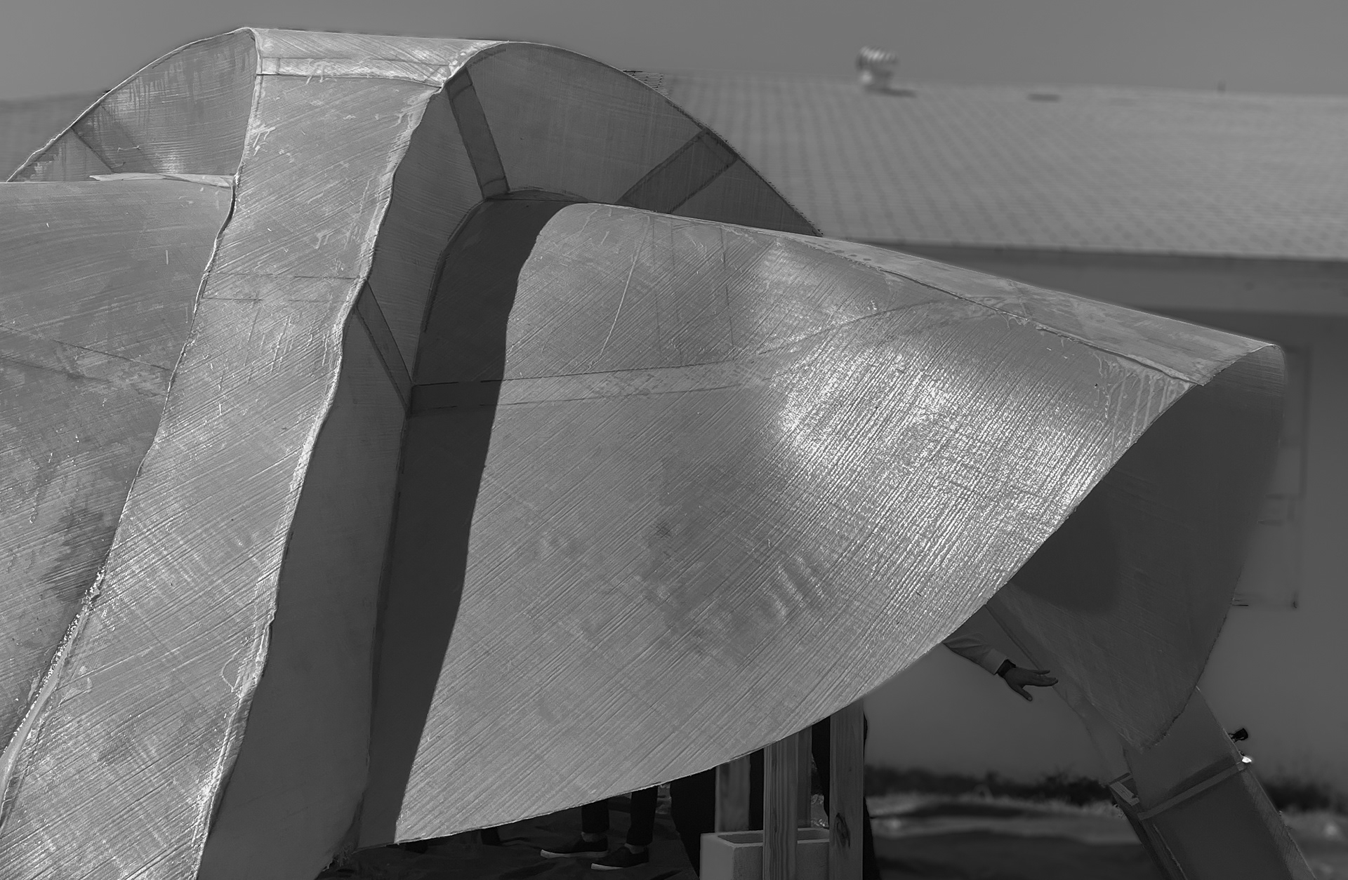 CURVED CREASES