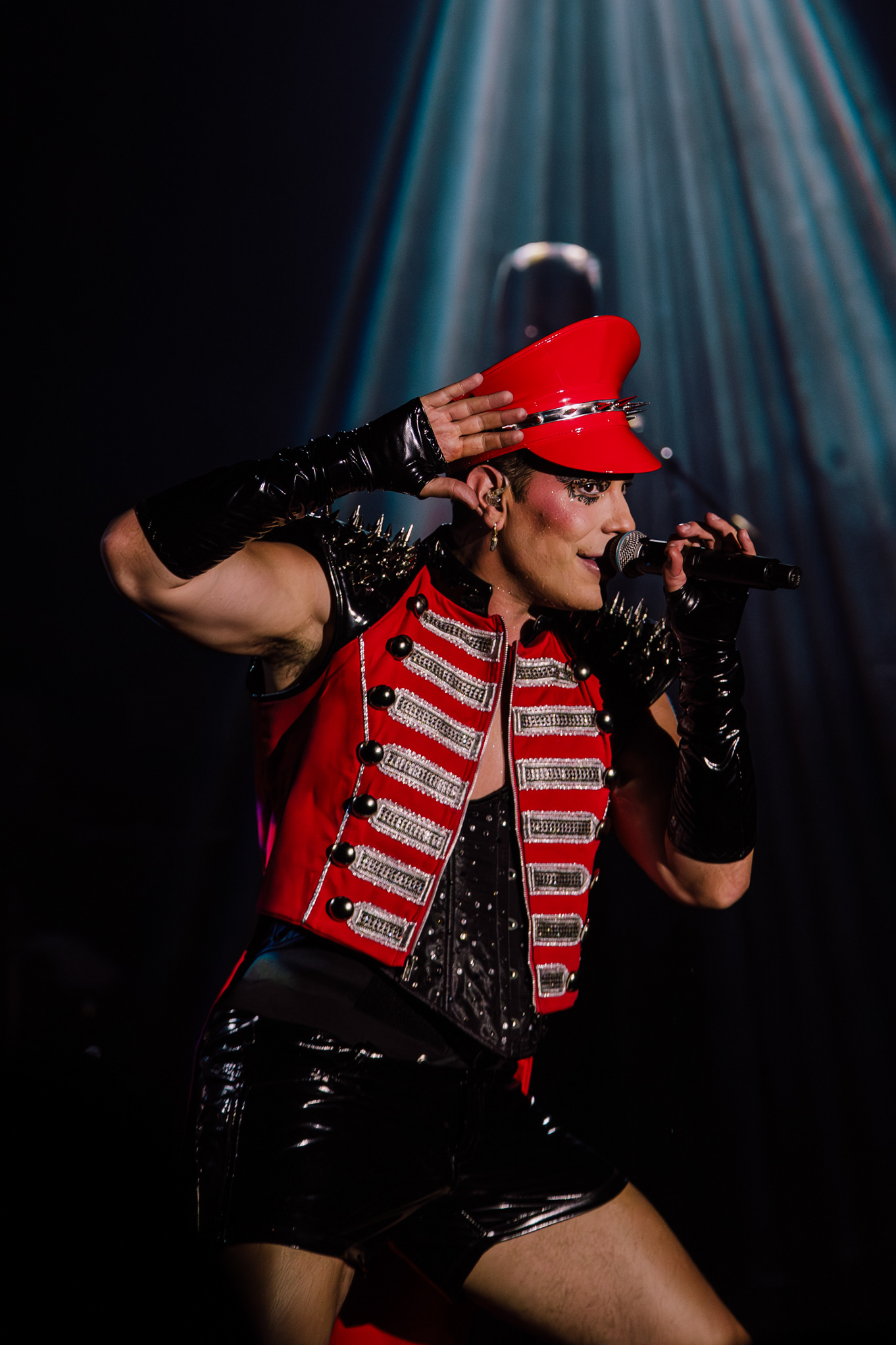 Show Christian Chavez