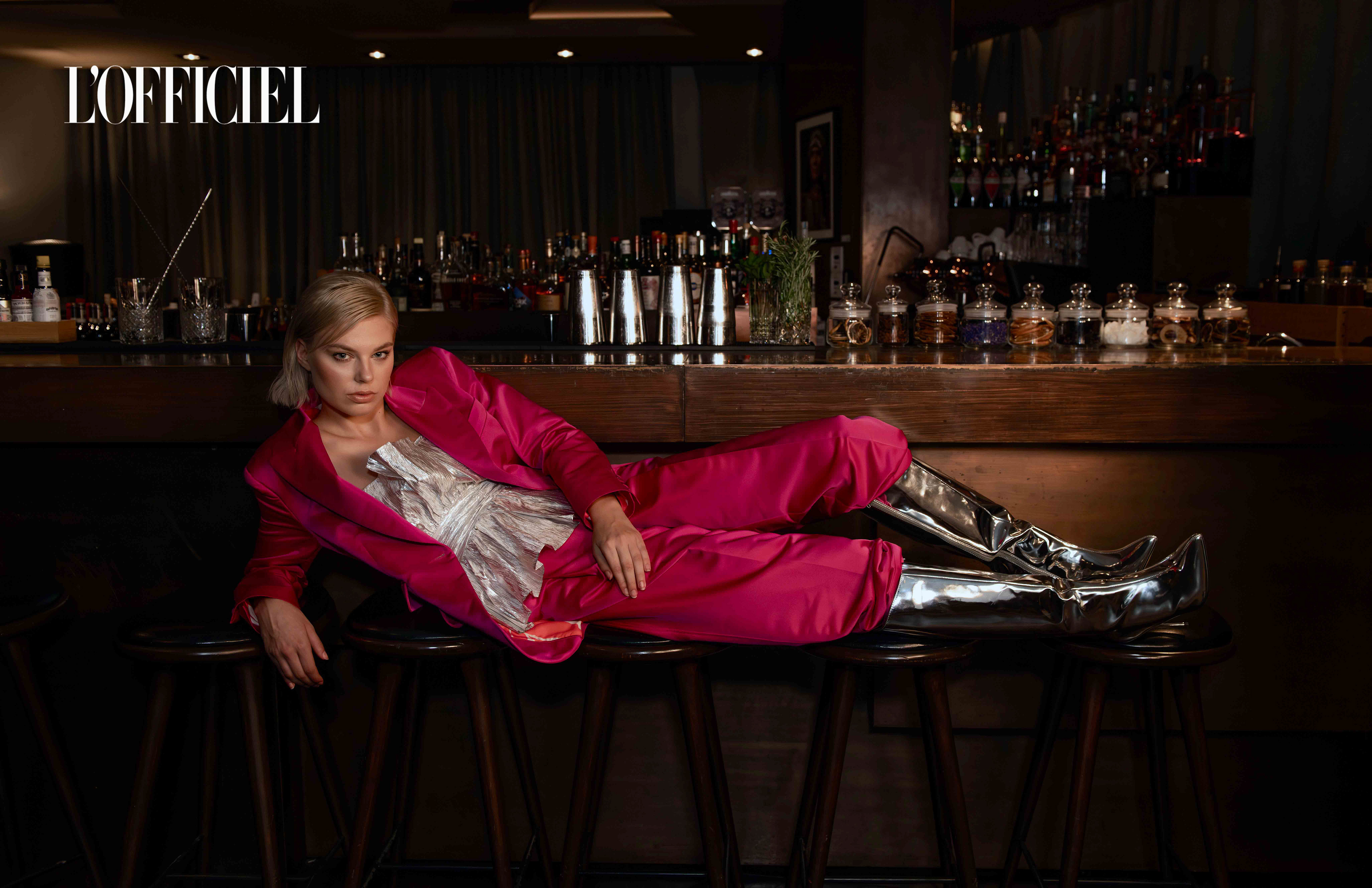 For L’Officiel @lofficielbrasil Art Director & Photographer: @elisabeth_aronis @by_aronis Video: @aronisfilms Model: @selmamayy Styling: @christopherkeyy_styling Make-up: @agnieszkaszeremeta.pl Location: @soberlin.das.stue