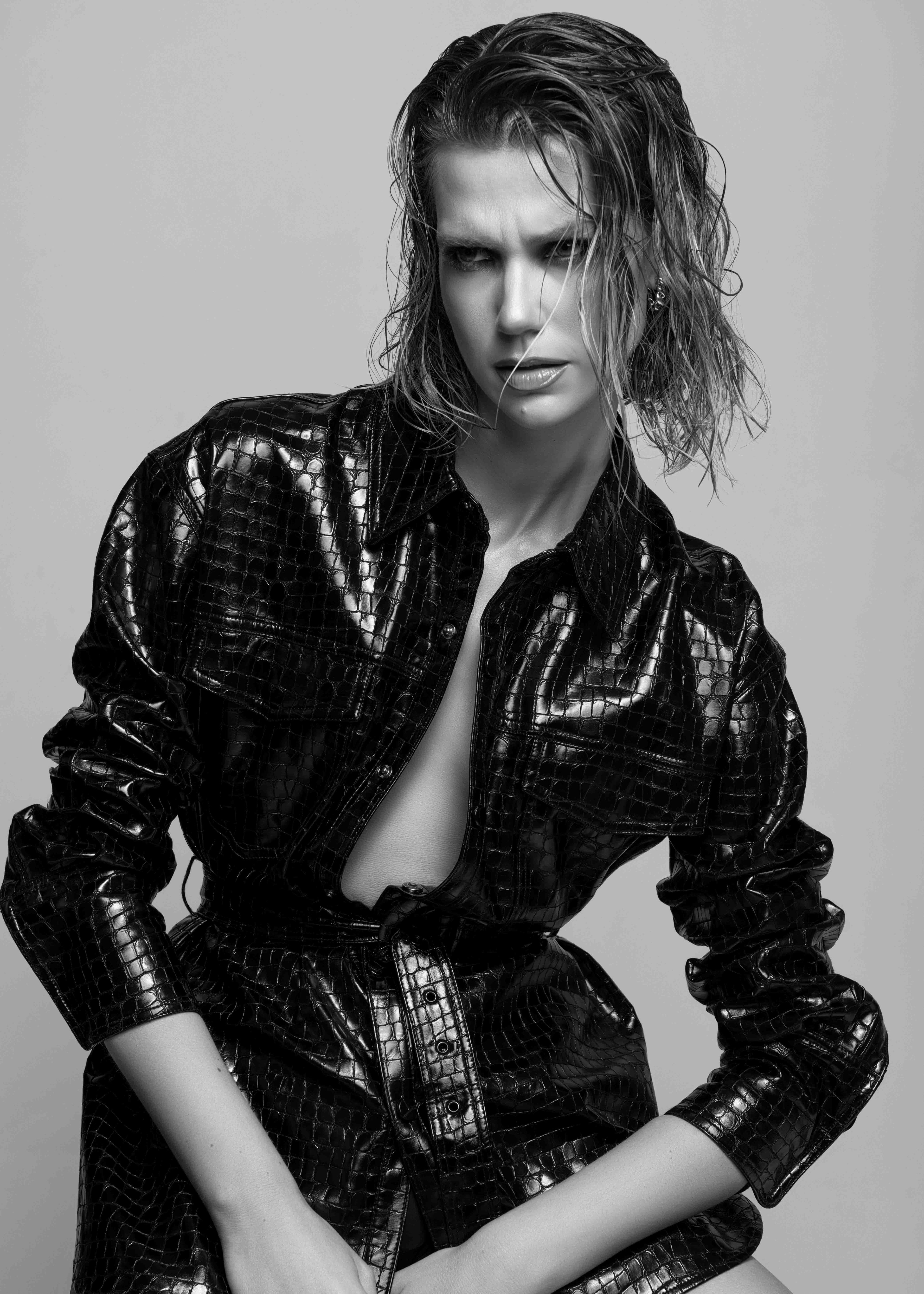 Studio Shoot, Photographer: Elisabeth Aronis, Model: @dafnikal Make-up: @vaggeliskolokotrwnis Skin retouch: @alenca_shepel