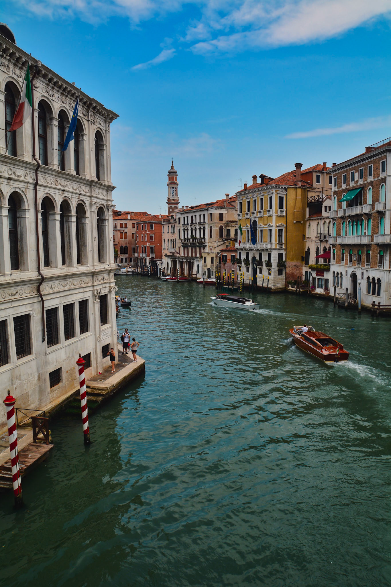 Grand canal depuis le Pont de Rialto de Venise, Italie