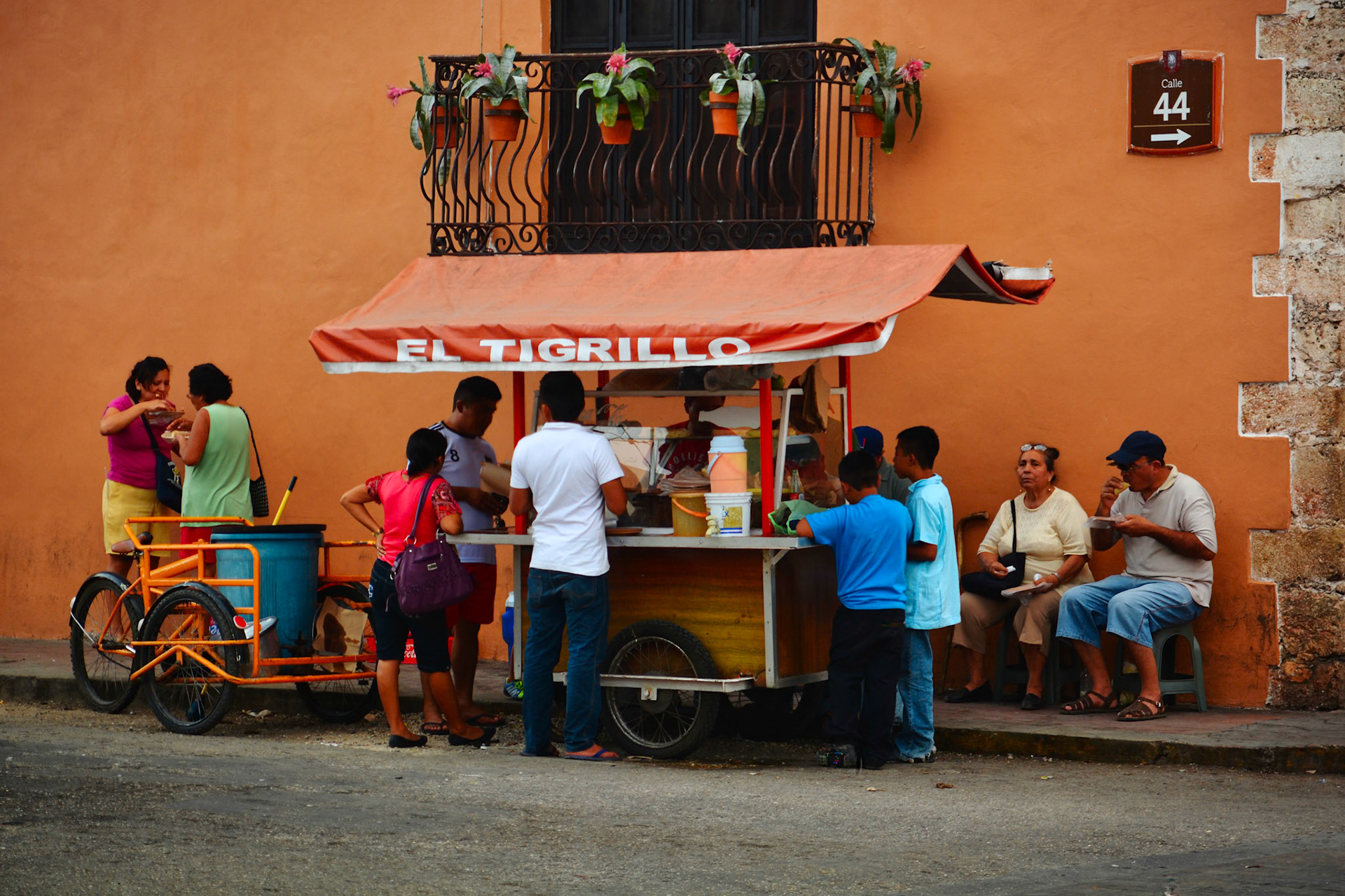 Scène de vie dans les rues de Valladolid, Yucatán, Mexique