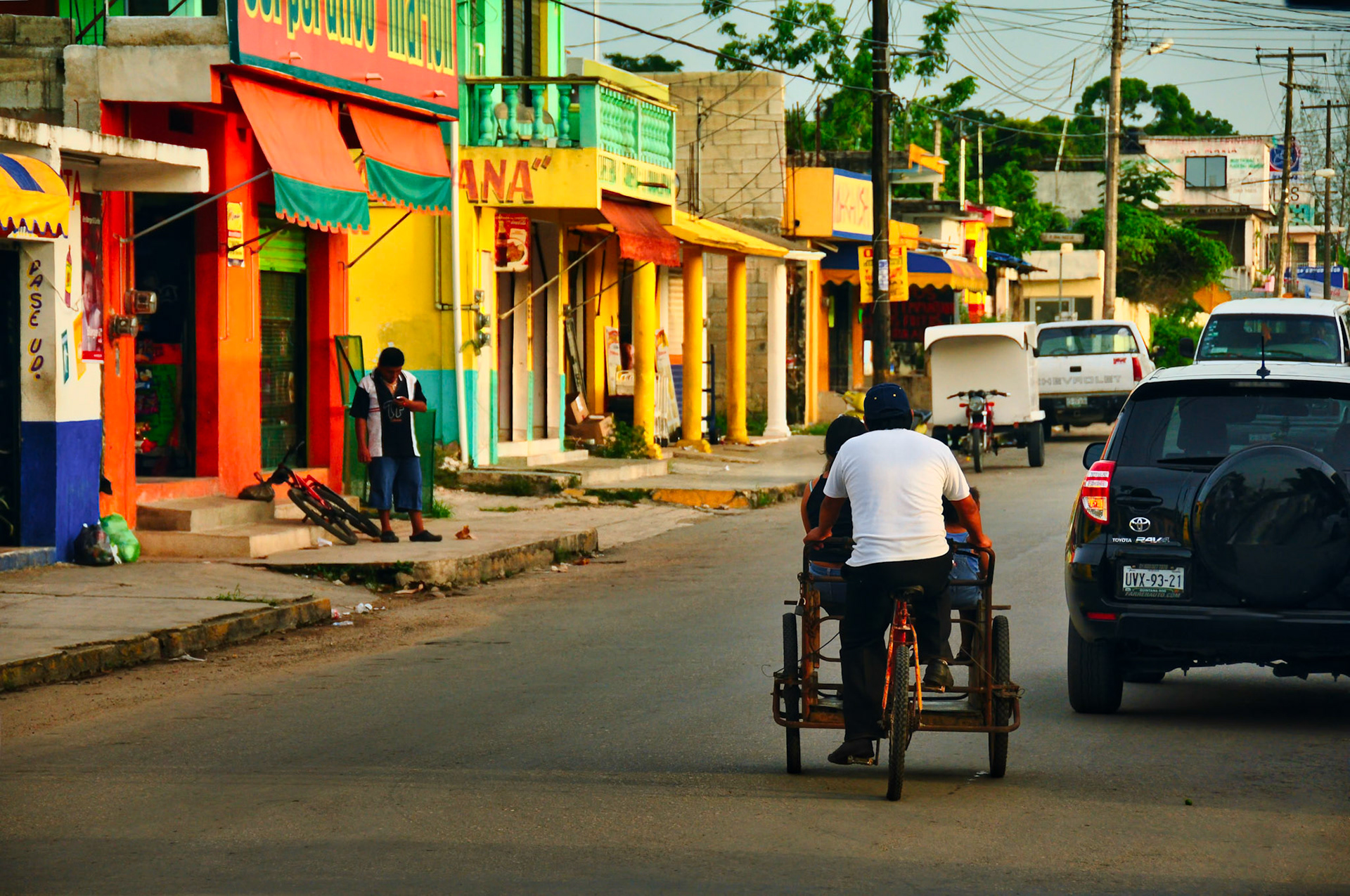 Tricycle dans une rue de Felipe Carrillo Puerto, Quintana Roo, Mexique