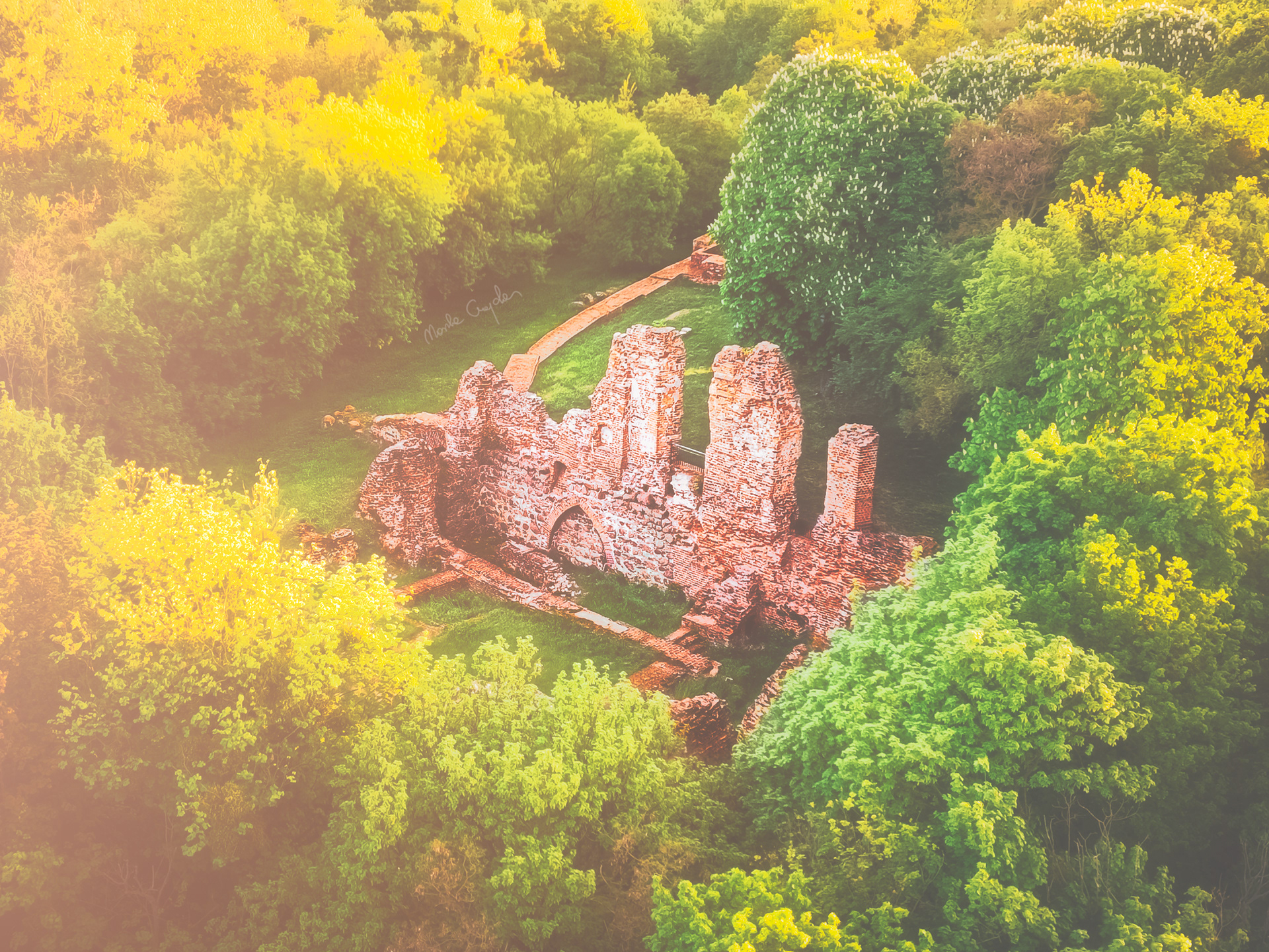 DJI Air 2S; f2.8 ISO100 1/60s