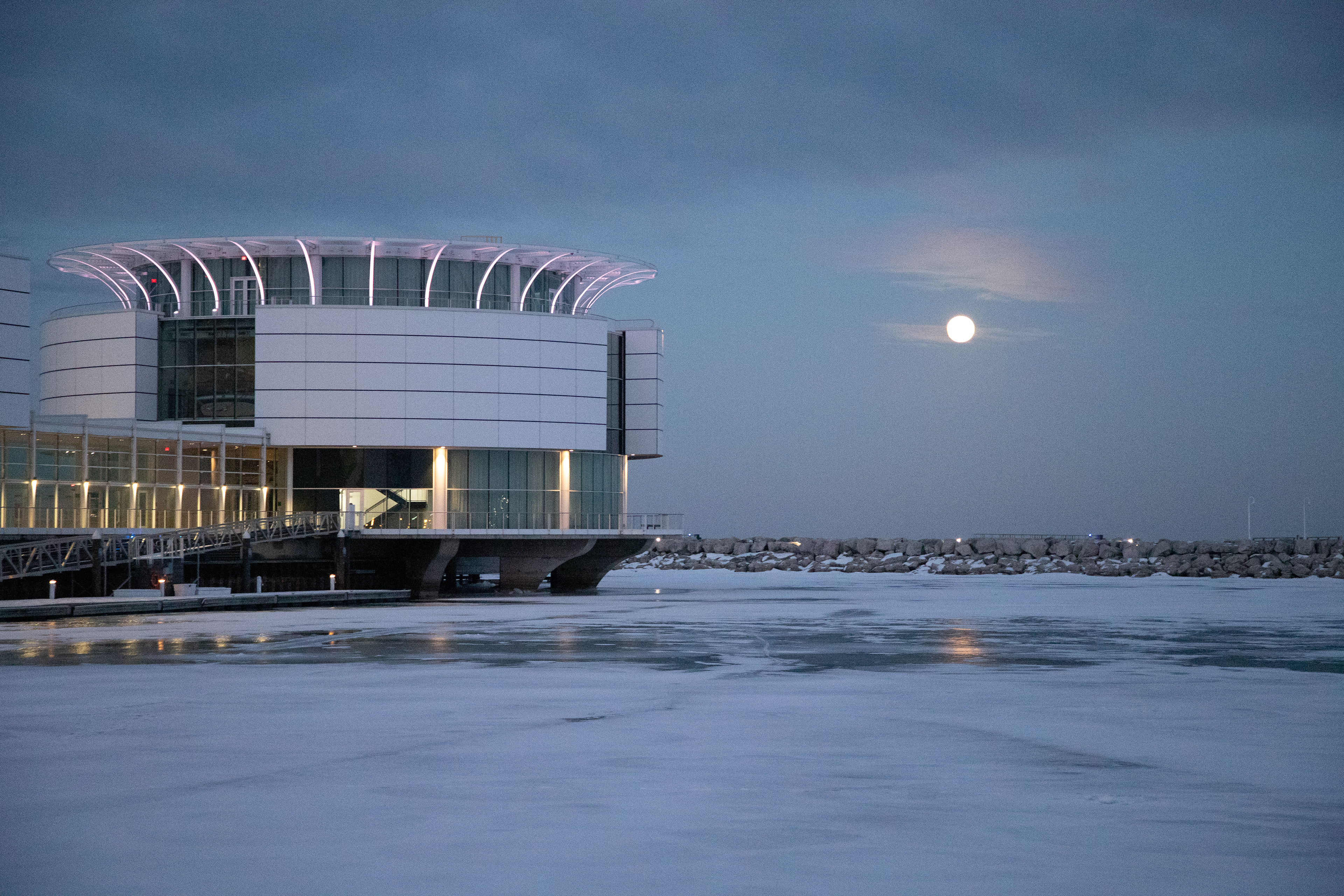 Full Moon over Lake Michigan - February 1, 2026 — Discovery World, Milwaukee