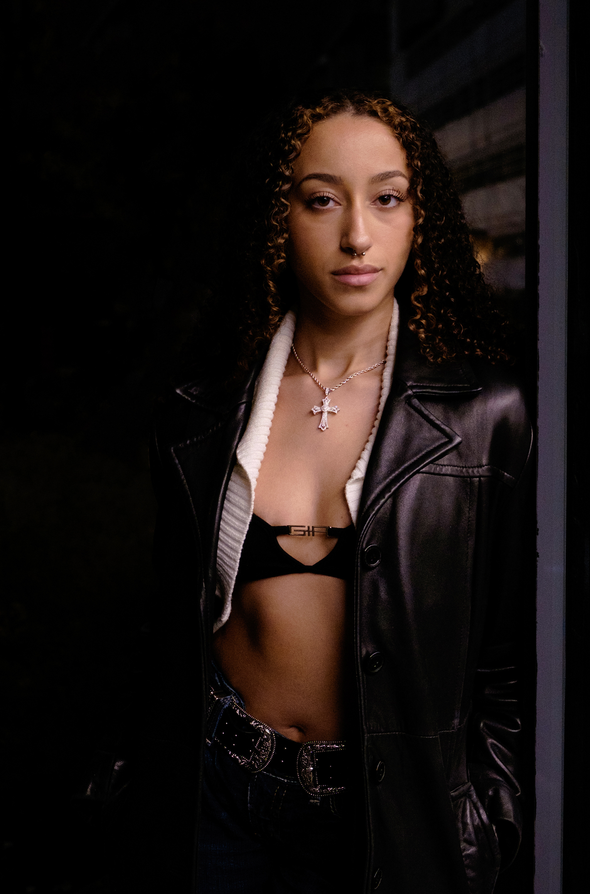 Yasmine with the Maison Alkibiades Icy Chain. On the traditional territory of the Kanienʼkehá꞉ka (Mohawk) Nation of the Haudenosaunee Confederacy.