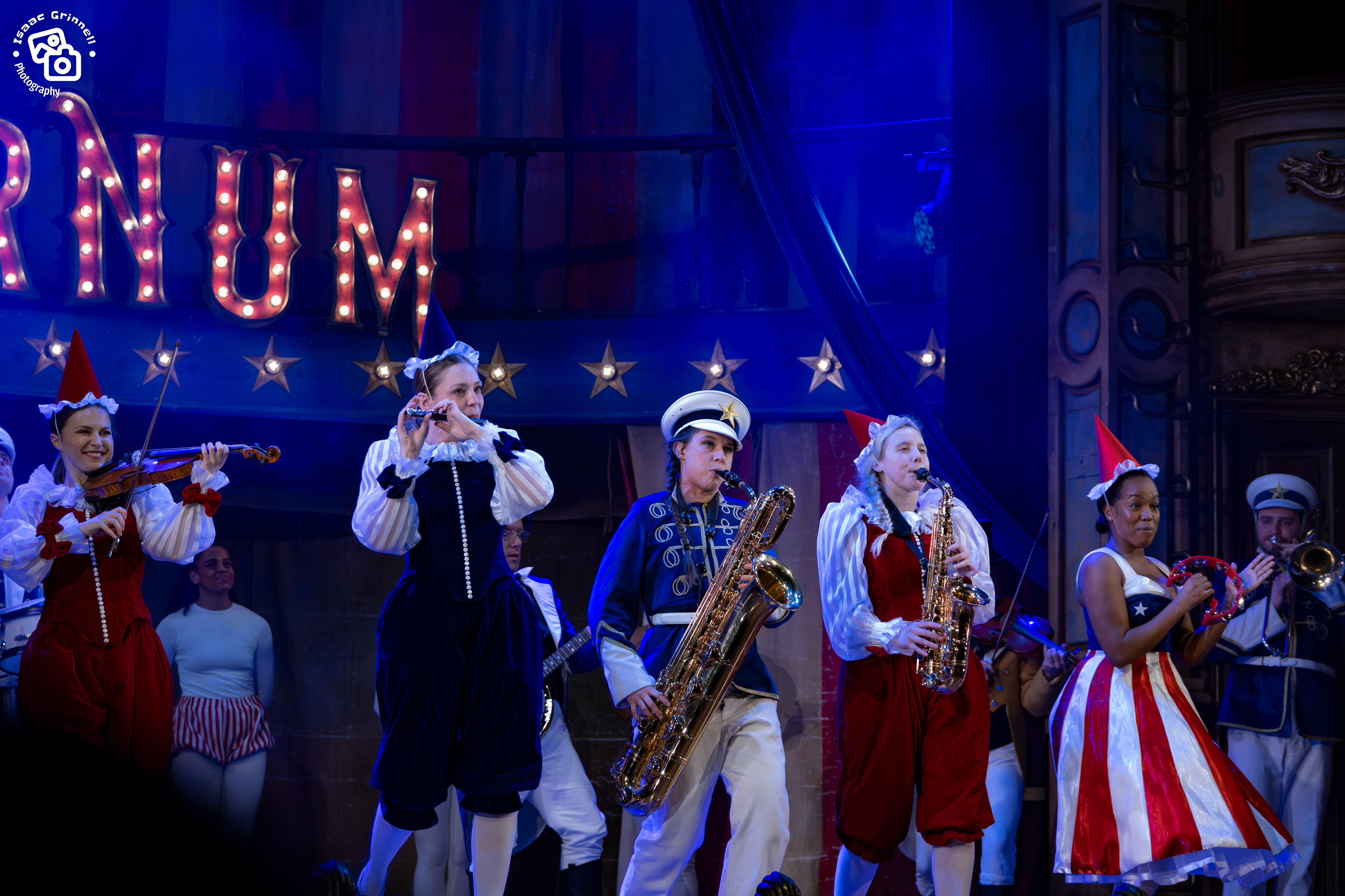 The actor-musicians of Barnum