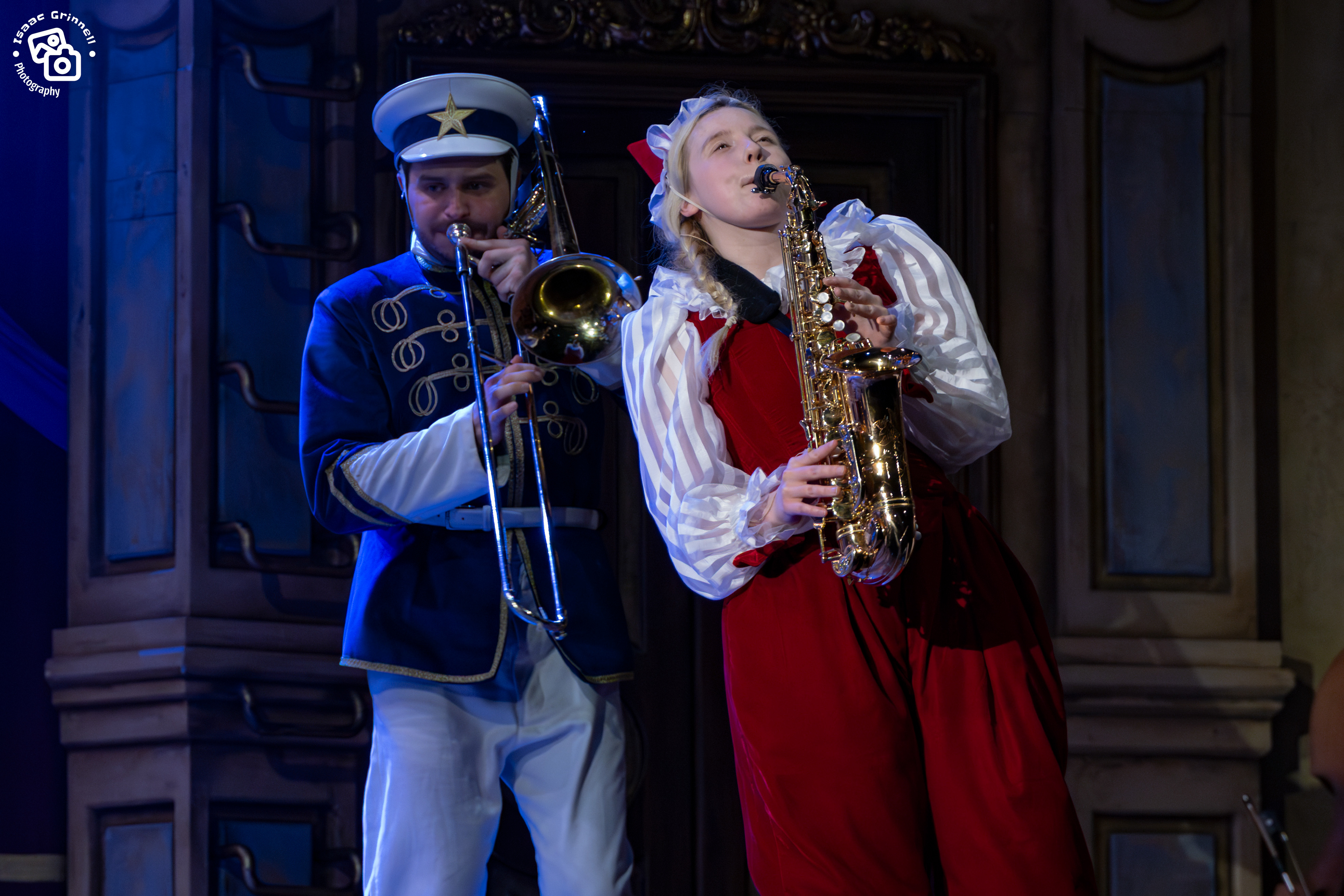 The actor-musicians of Barnum