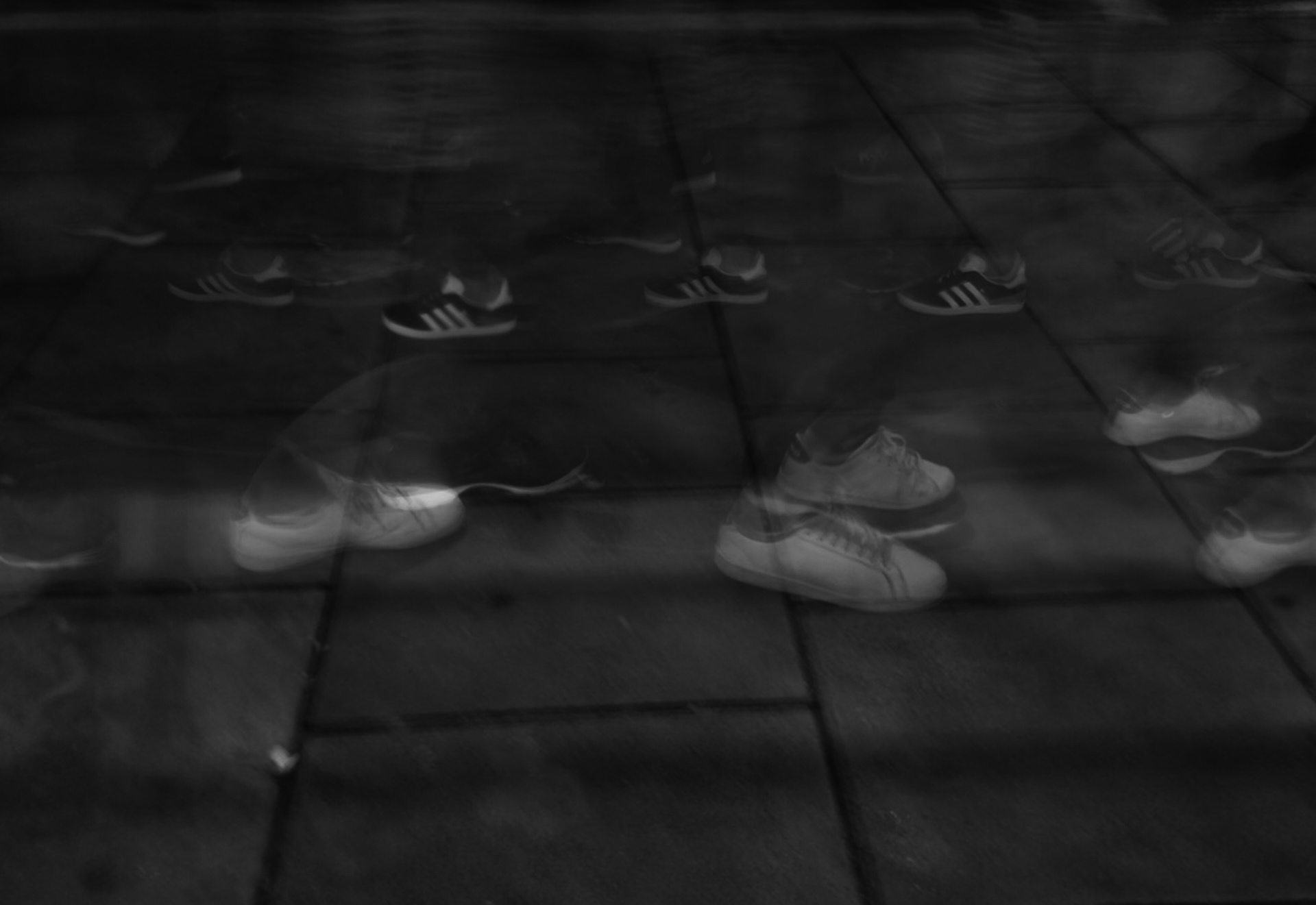 Walking trainers