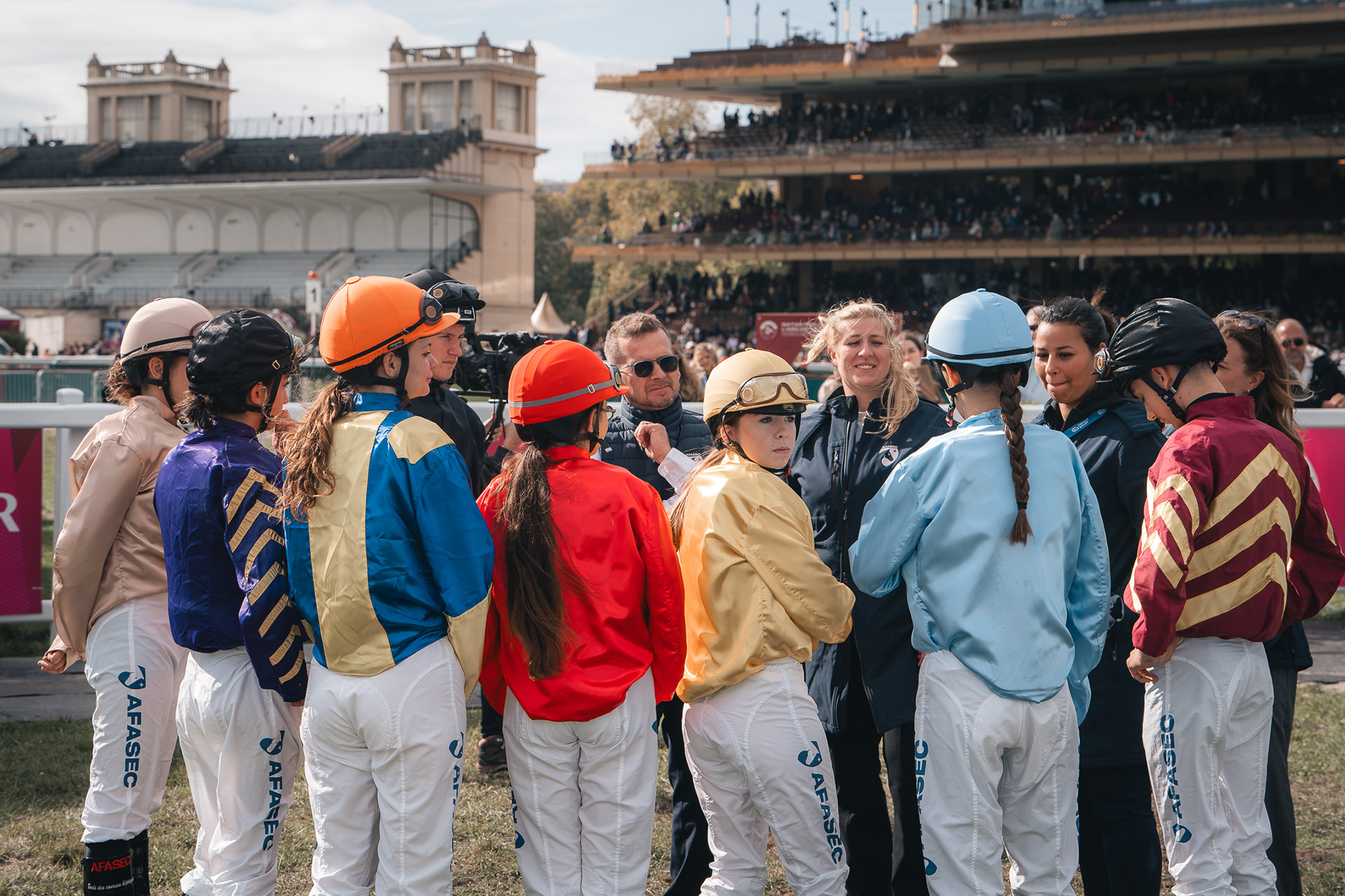 Photographie de Sabri Kaced d'un groupe de jeunes jockeys