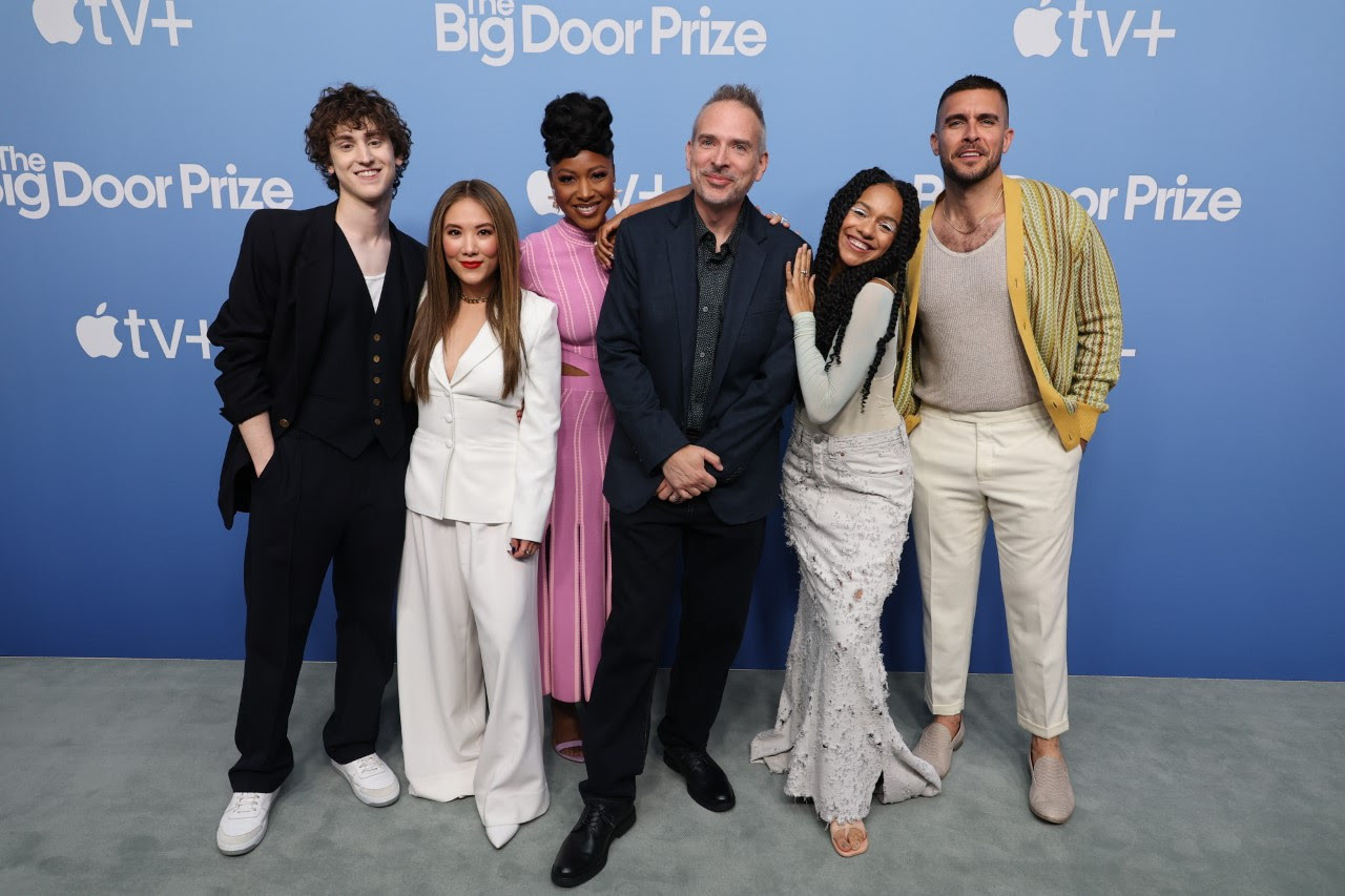 Big Door Prize Step & Repeat