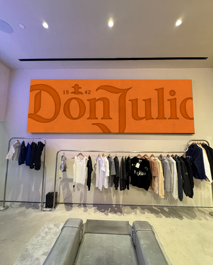 Digital Signage in Merch Store