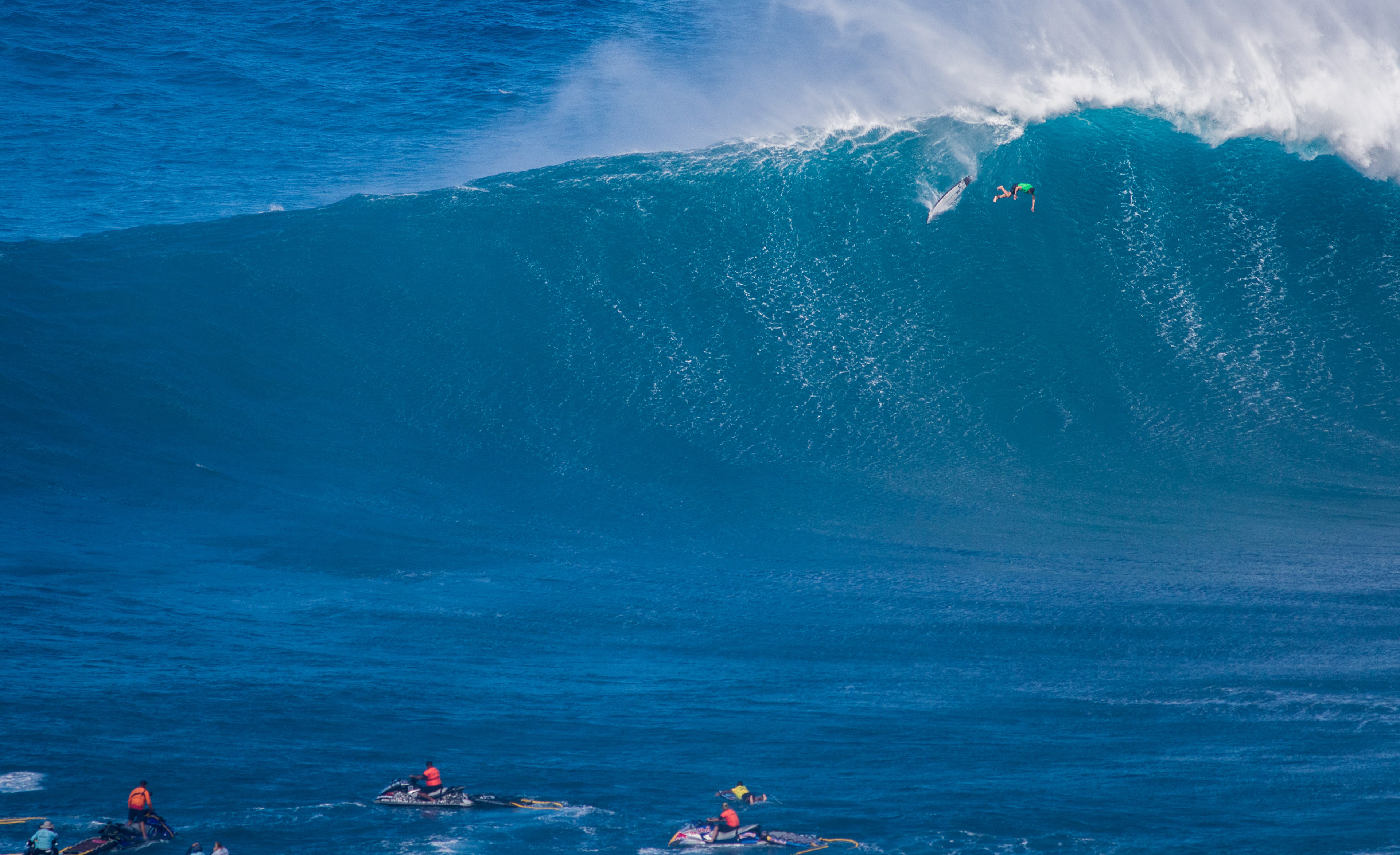 Big wave surfing, Jaws, Maui, Hawaii