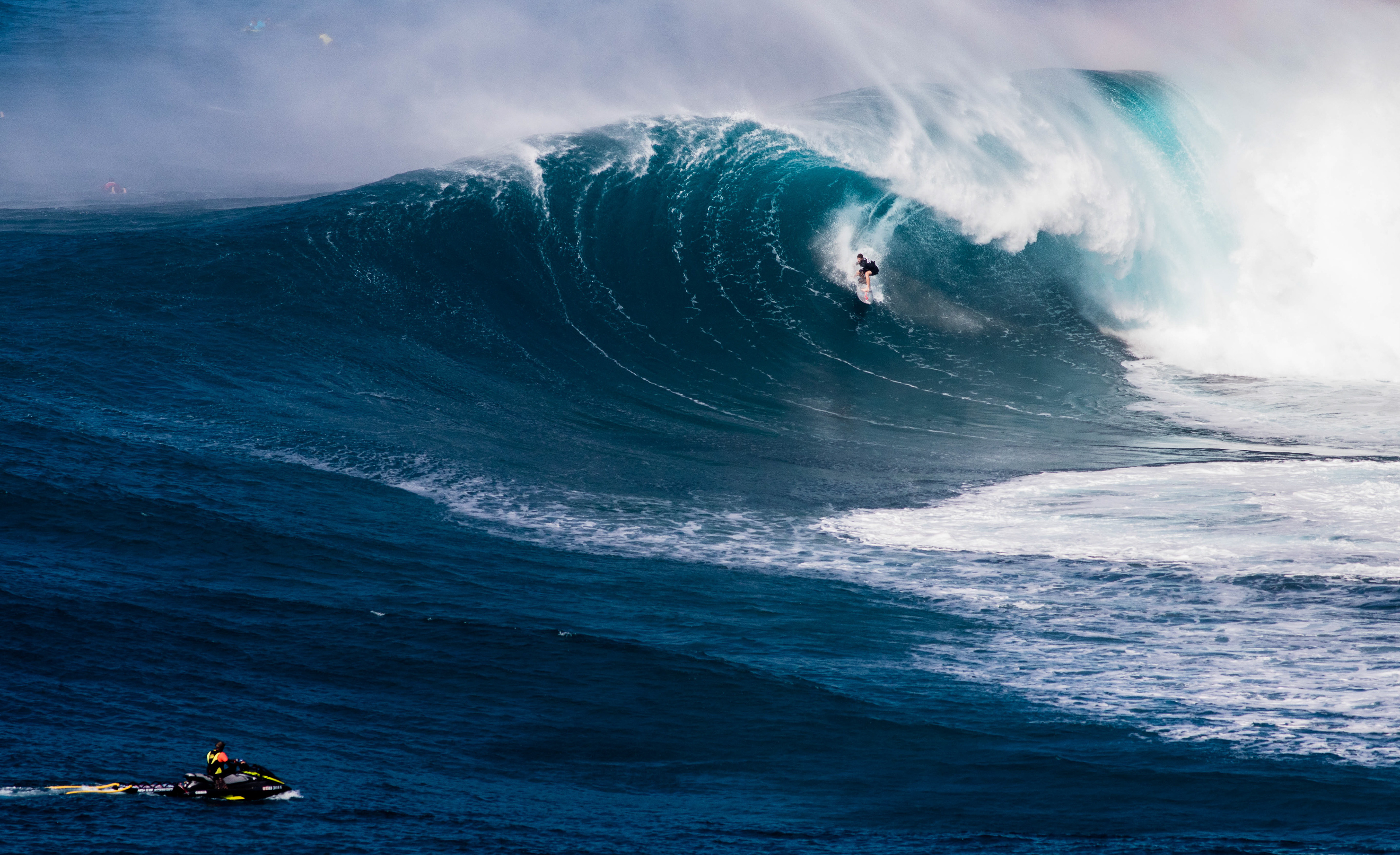 Big wave surfing, Jaws, Maui, Hawaii