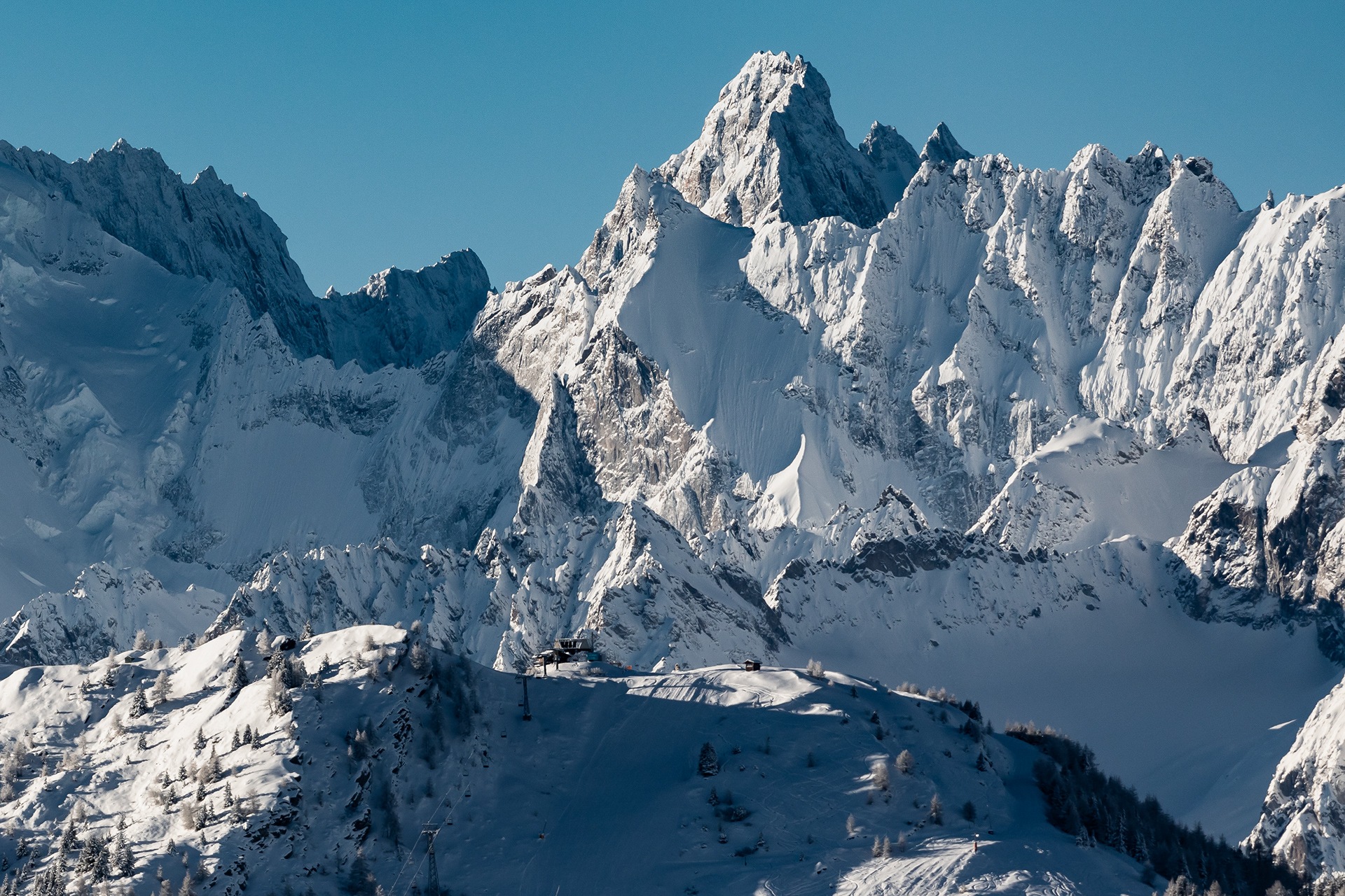 Bruson La Pasay, Aiguille de l'amône