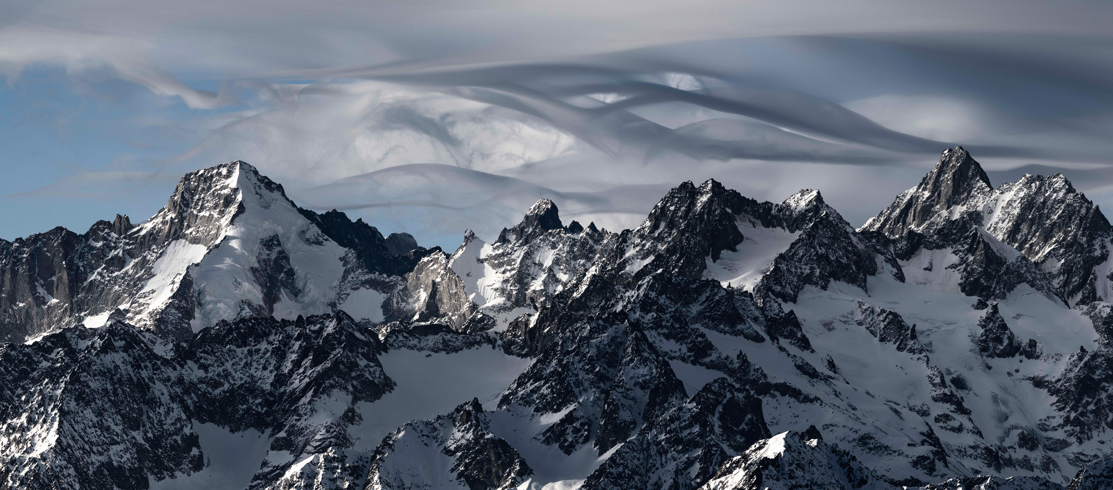 Lenticular clouds Dolent, Tour Noir.