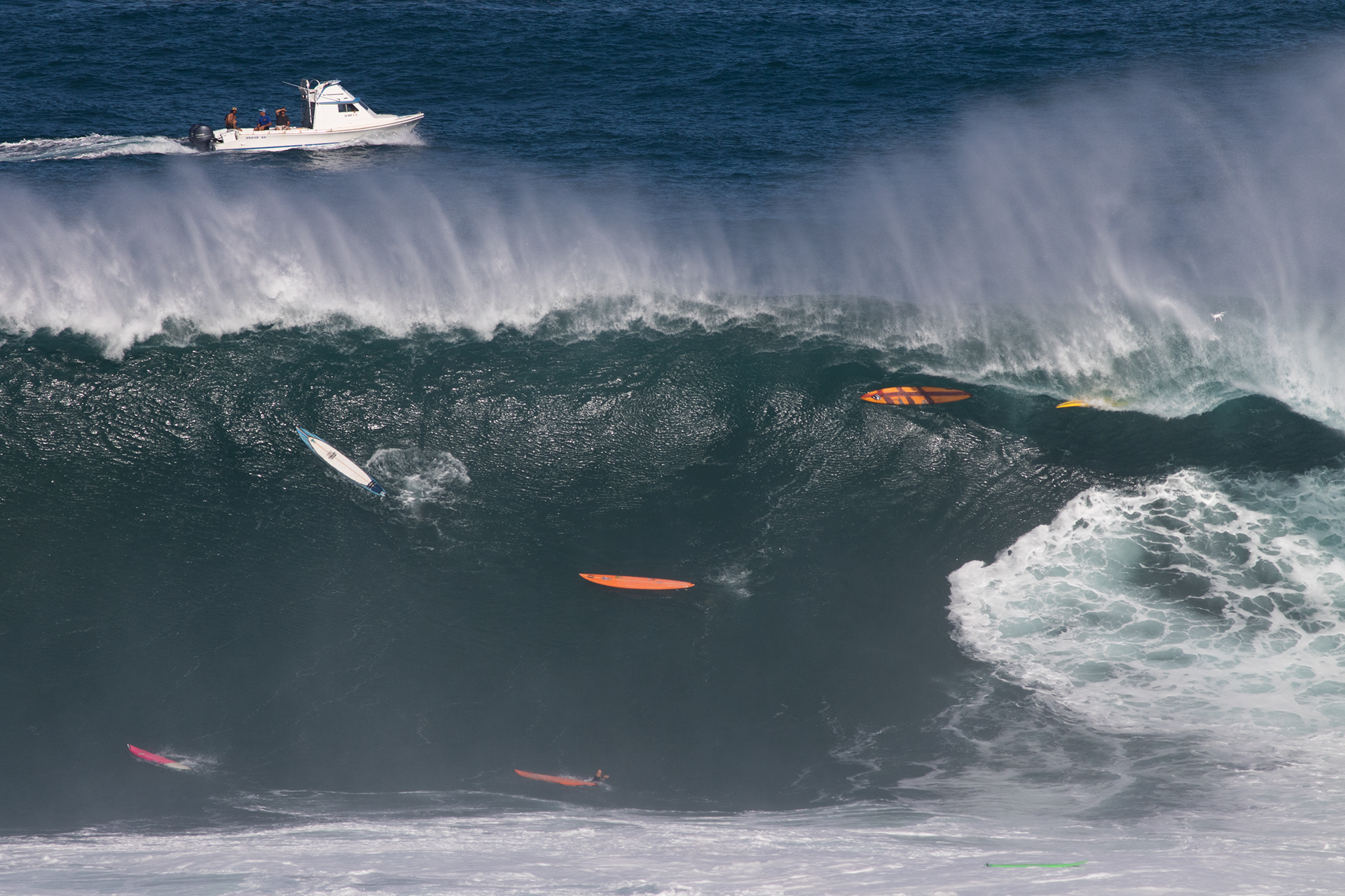 Big wave surfing, Jaws, Maui, Hawaii